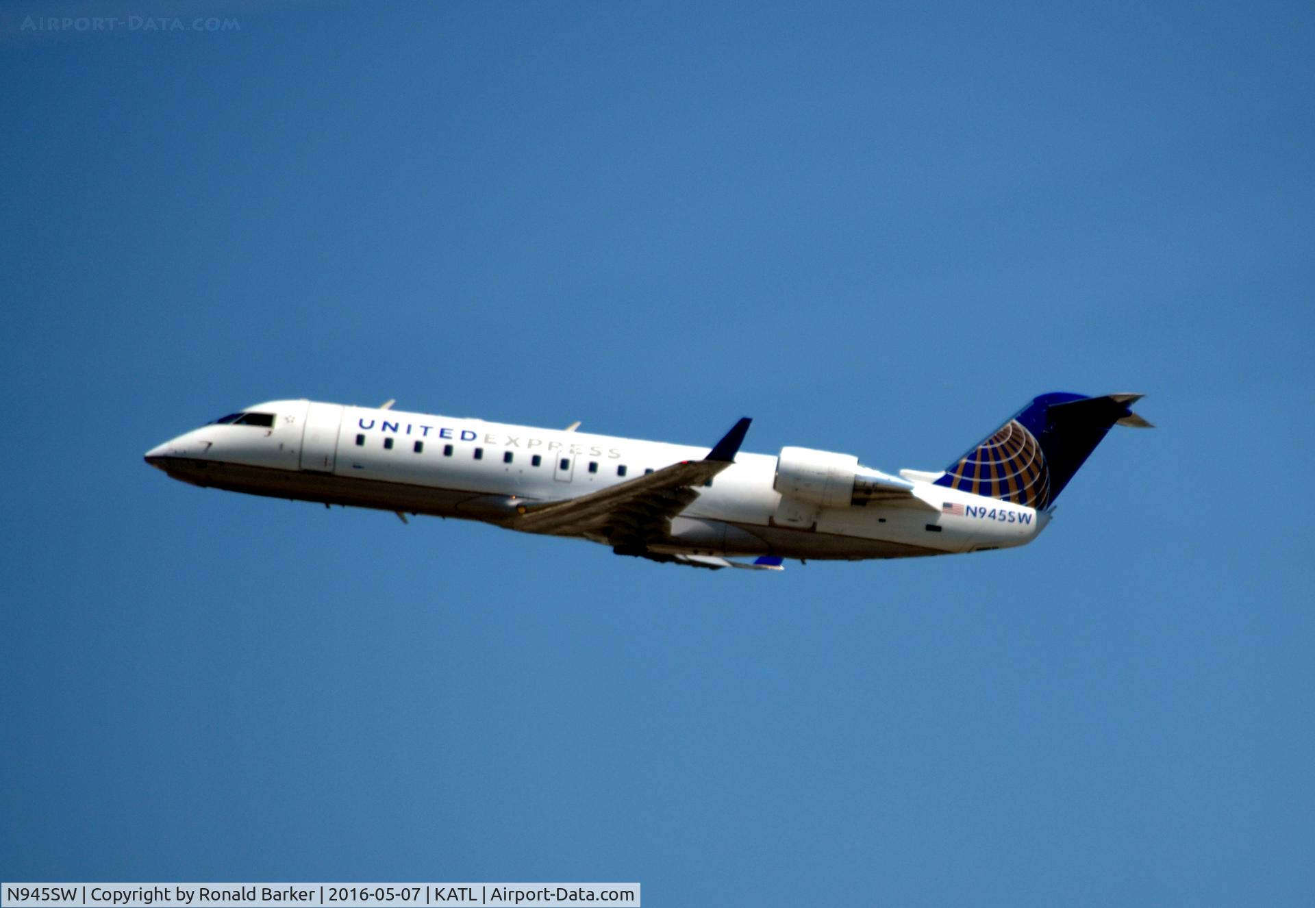 N945SW, 2003 Bombardier CRJ-200LR (CL-600-2B19) C/N 7770, Takeoff Atlanta