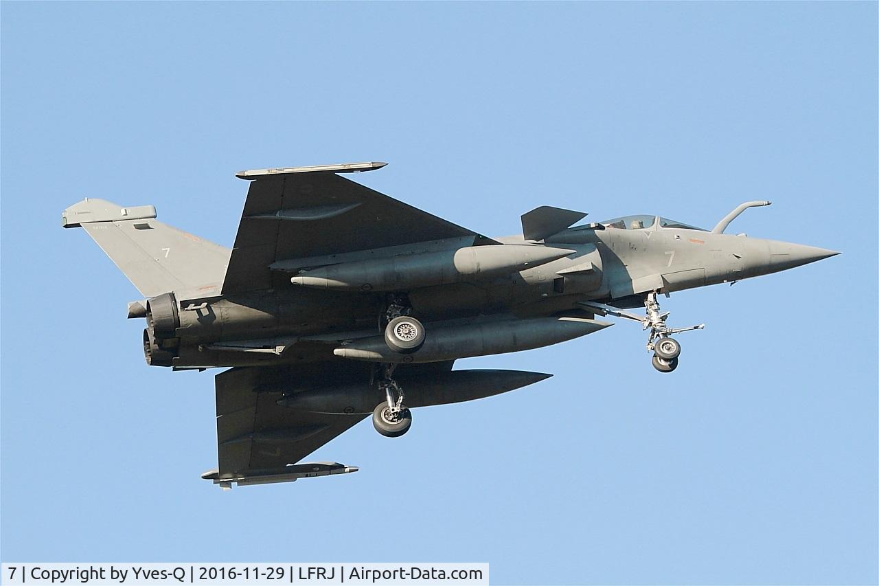 7, Dassault Rafale M C/N 7, Dassault Rafale M, On final rwy 08, Landivisiau Naval Air Base (LFRJ)