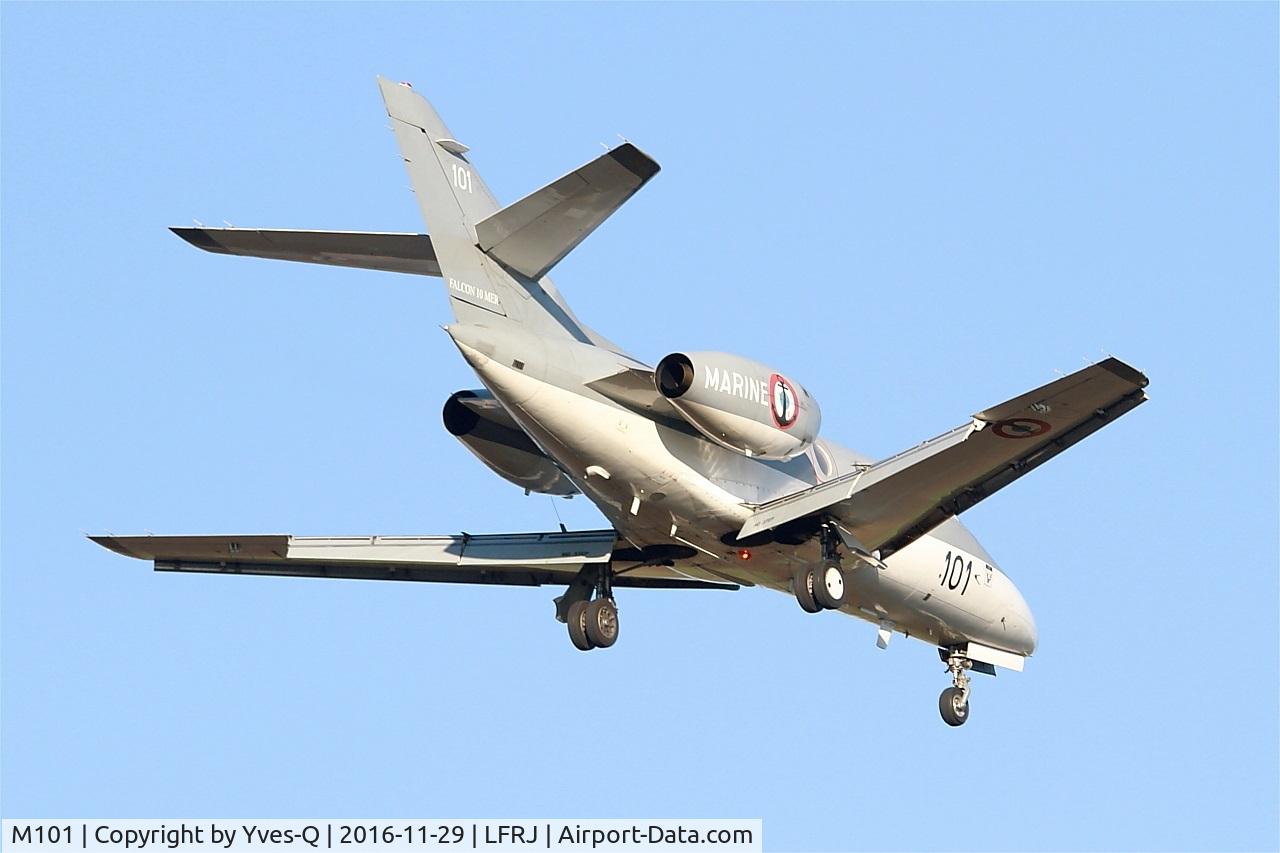 M101, 1977 Dassault Falcon 10MER C/N 101, Dassault Falcon 10 MER, On final rwy 08, Landivisiau Naval Air Base (LFRJ)