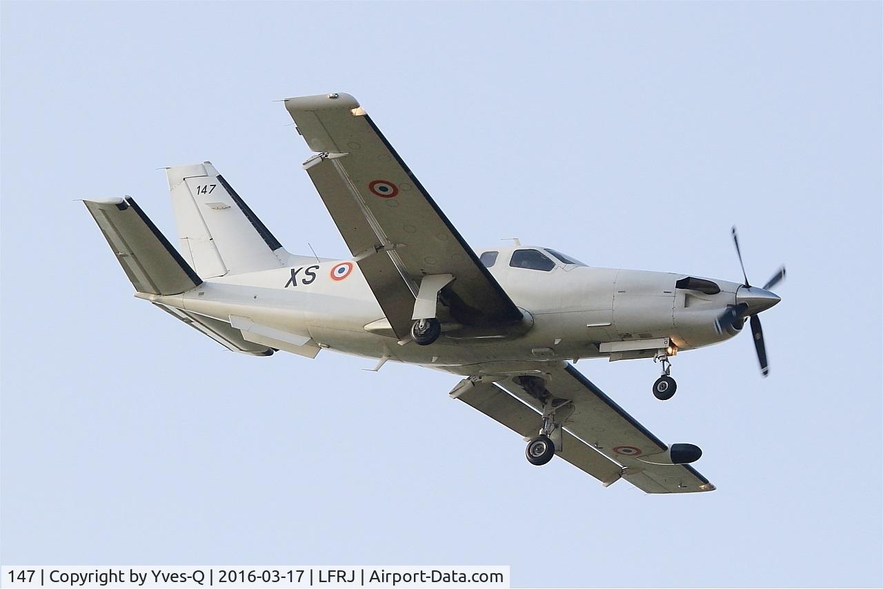 147, Socata TBM-700A C/N 147, Socata TBM-700A, Short approach rwy 08, Landivisiau Naval Air Base (LFRJ)