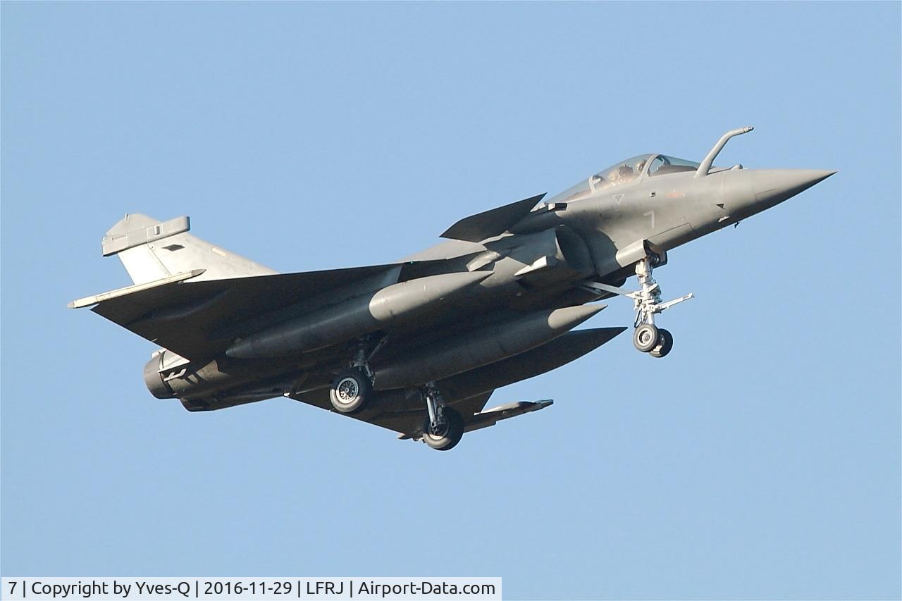 7, Dassault Rafale M C/N 7, Dassault Rafale M, Short approach rwy 08, Landivisiau Naval Air Base (LFRJ)