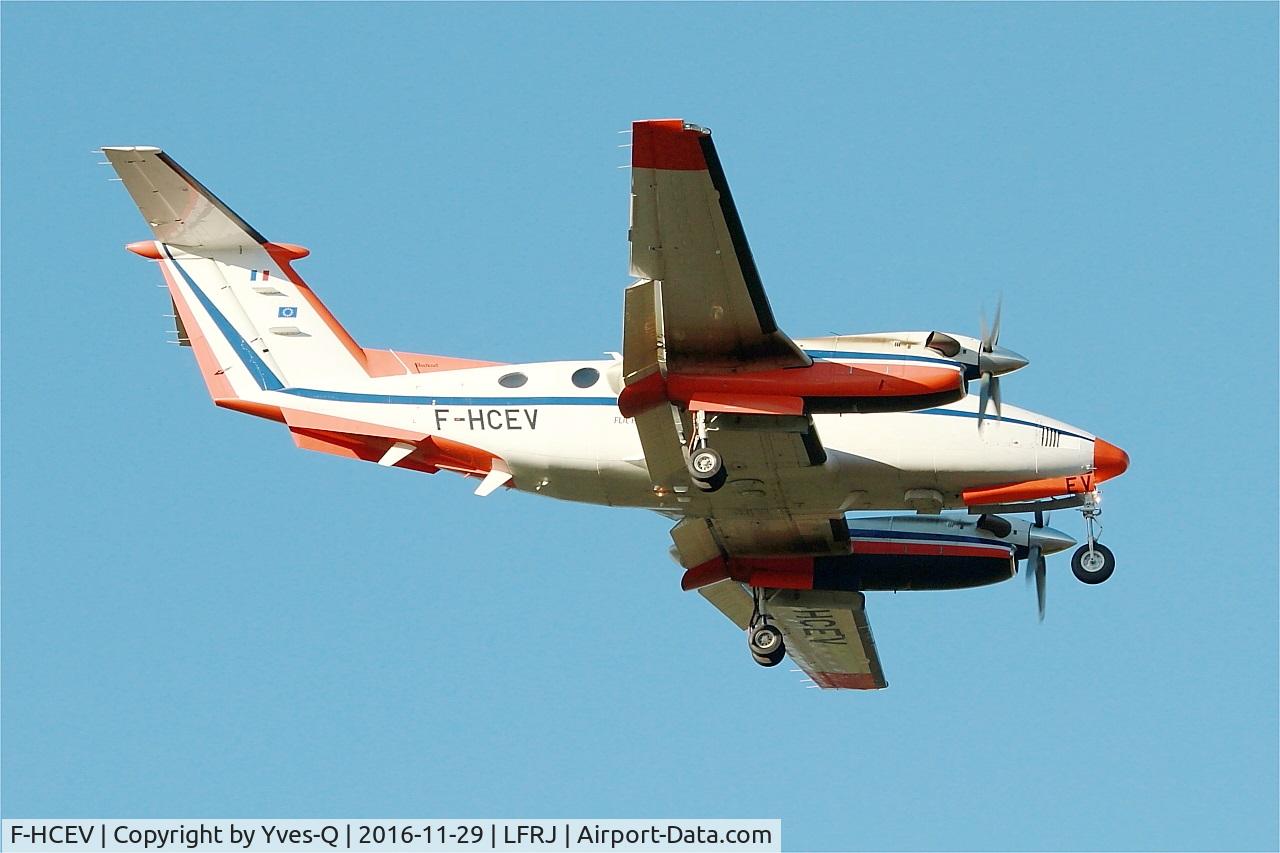 F-HCEV, 2009 Hawker Beechcraft B200GT King Air C/N BY-91, Hawker Beechcraft B200GT King Air, On final rwy 08, Landivisiau Naval Air Base (LFRJ)