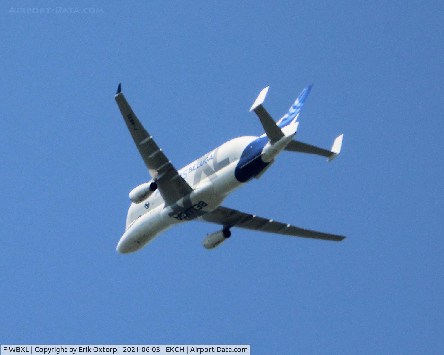 F-WBXL, 2018 Airbus A330-743L Beluga XL C/N 1824, F-WBXL touch and go rw 22L