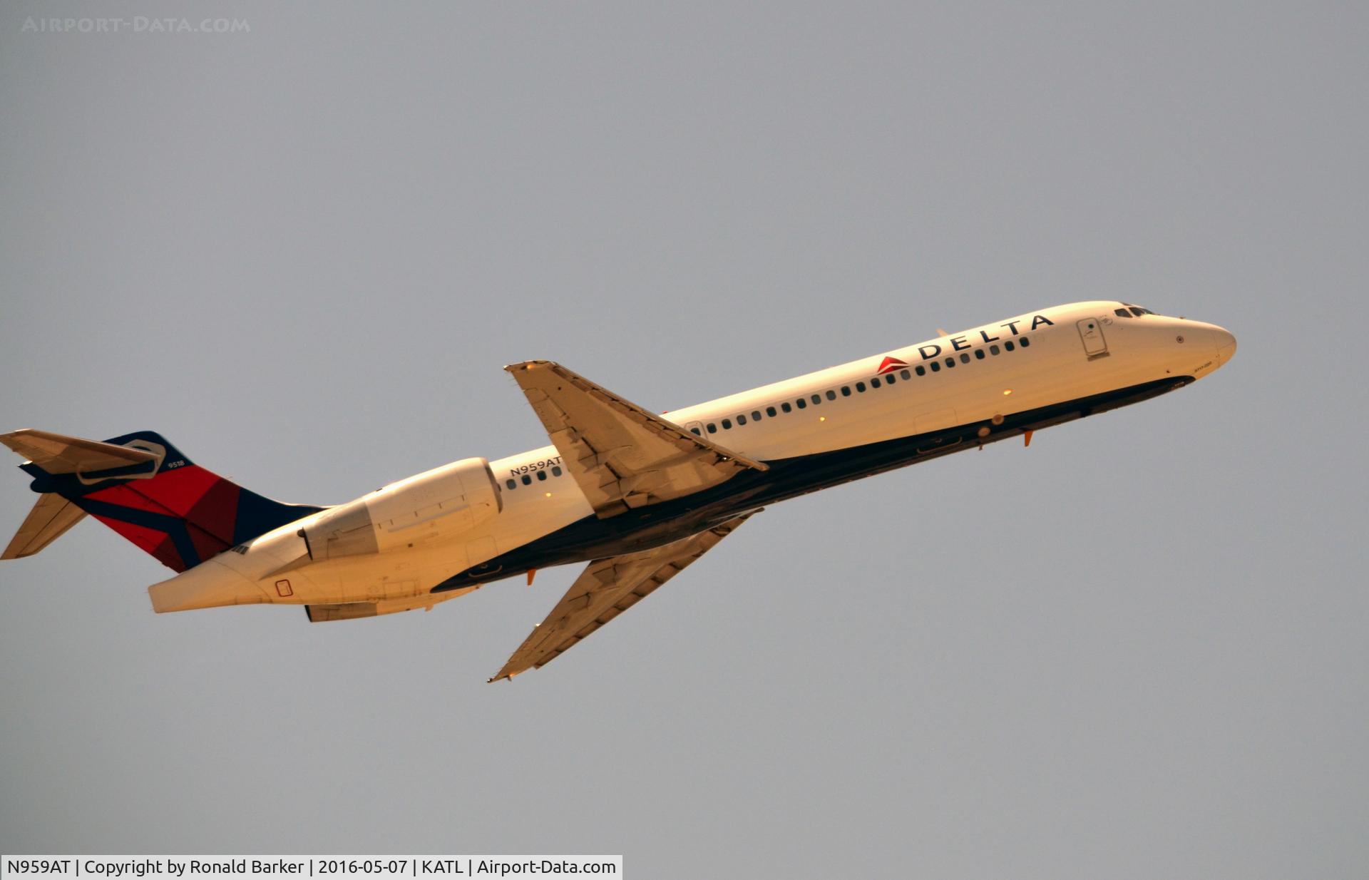 N959AT, 2001 Boeing 717-200 C/N 55021, Takeoff Atlanta
