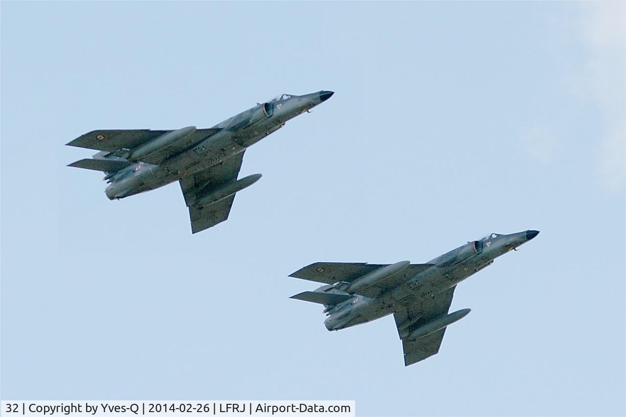 32, Dassault Super Etendard C/N 32, Dassault Super Etendard M (SEM), Flight over Landivisiau Naval Air Base (LFRJ)