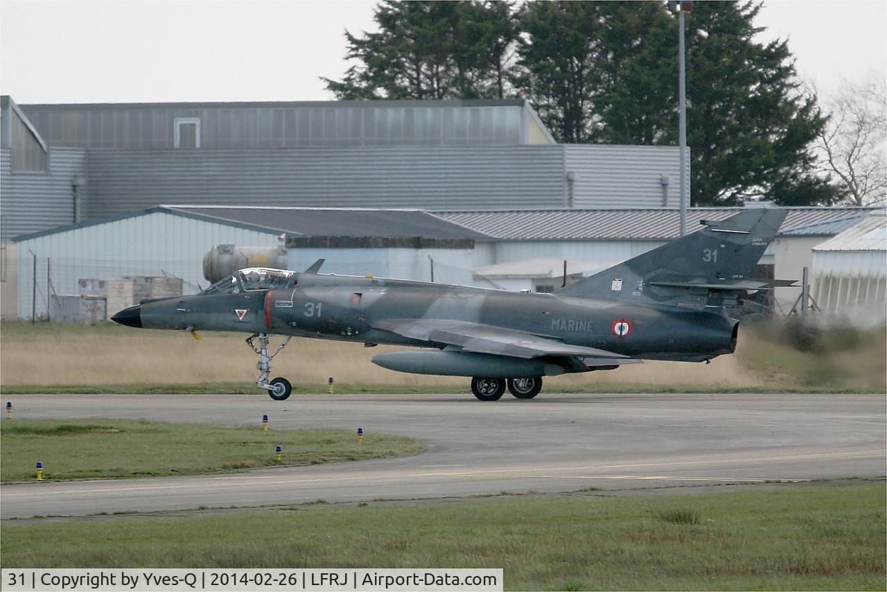 31, Dassault Super Etendard C/N 31, Dassault Super Etendard M (SEM), Taxiing to holding point rwy 26, Landivisiau Naval Air Base (LFRJ)