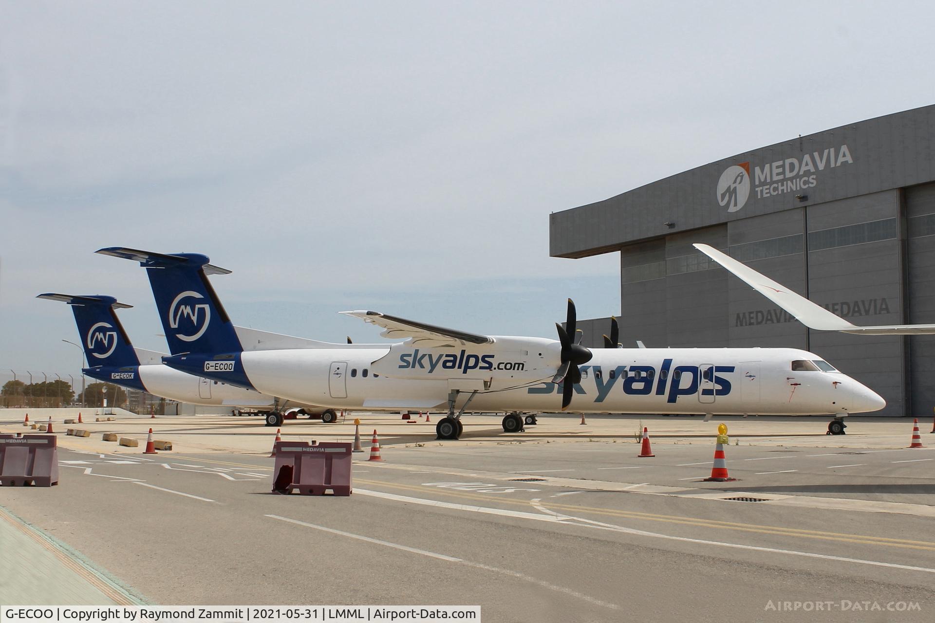 G-ECOO, 2009 De Havilland Canada DHC-8-402Q Dash 8 C/N 4237, DHC-8 G-ECOO SkyAlps