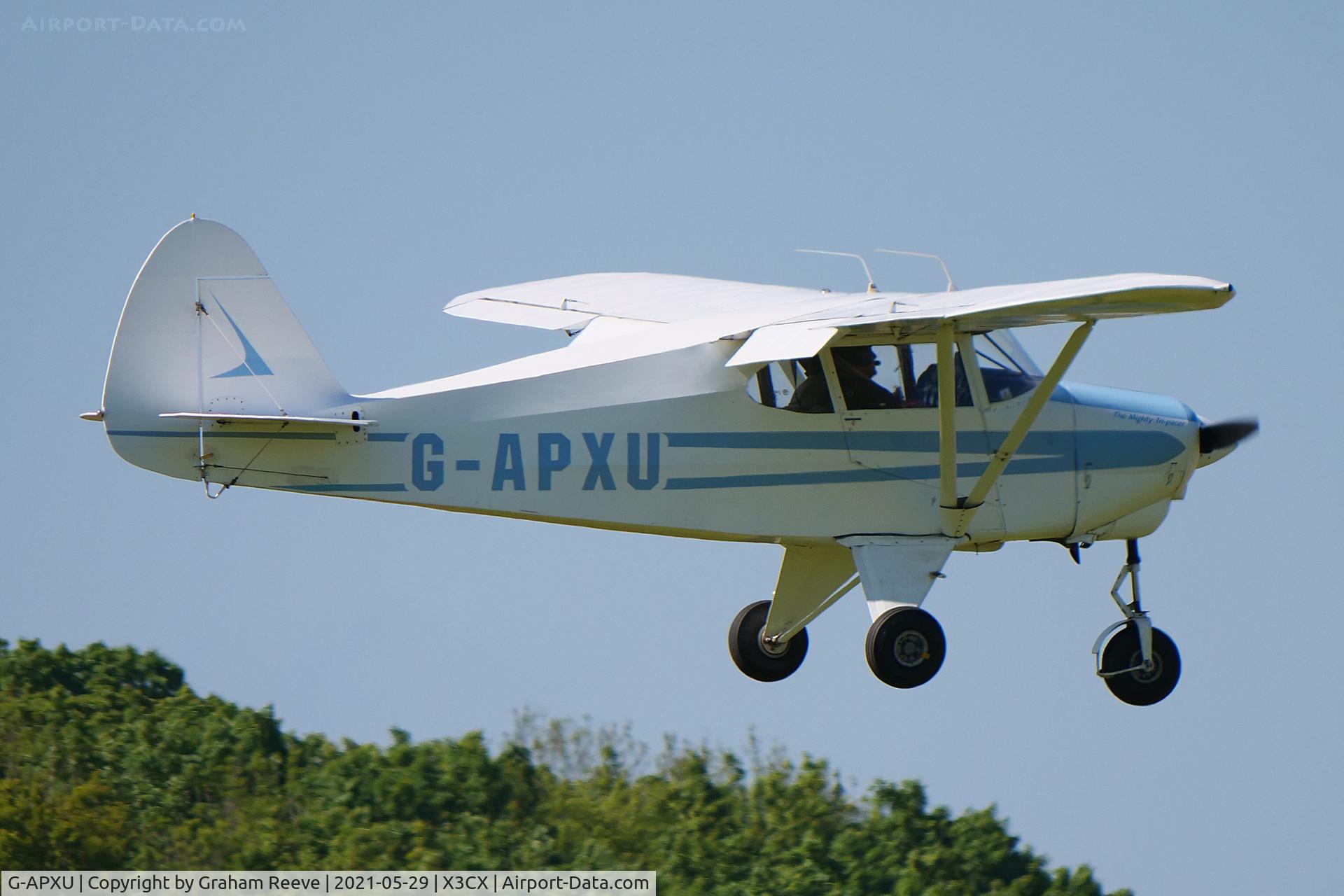 G-APXU, 1952 Piper PA-22-160 Tri Pacer C/N 22-474, Landing at Northrepps.
