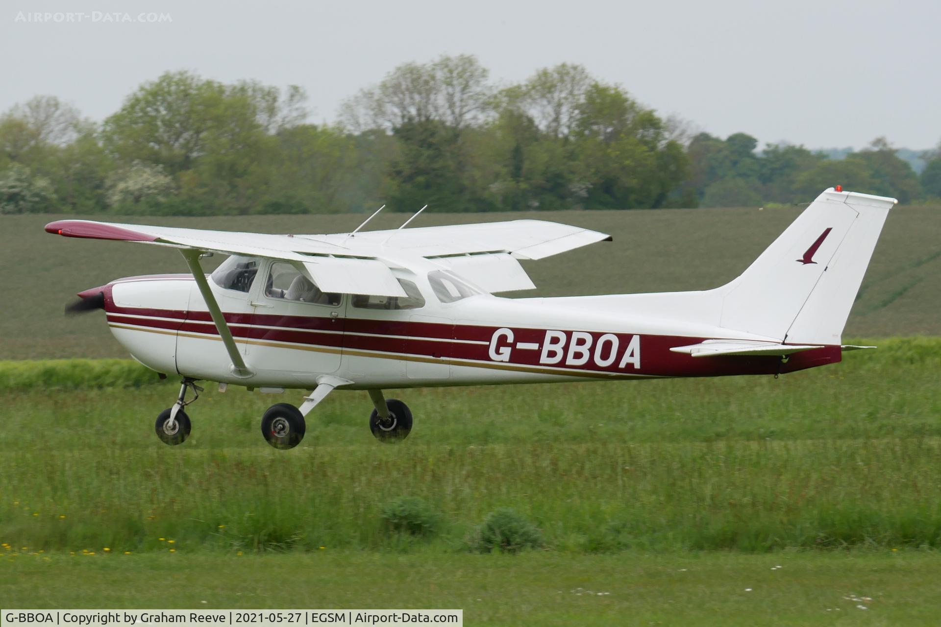 G-BBOA, 1973 Reims F172M Skyhawk Skyhawk C/N 1066, Landing at Beccles.