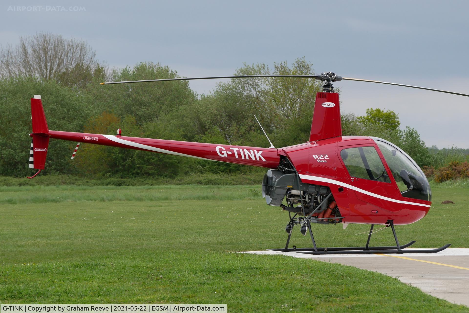 G-TINK, 1988 Robinson R22 Beta C/N 0937, On the ground at Beccles.