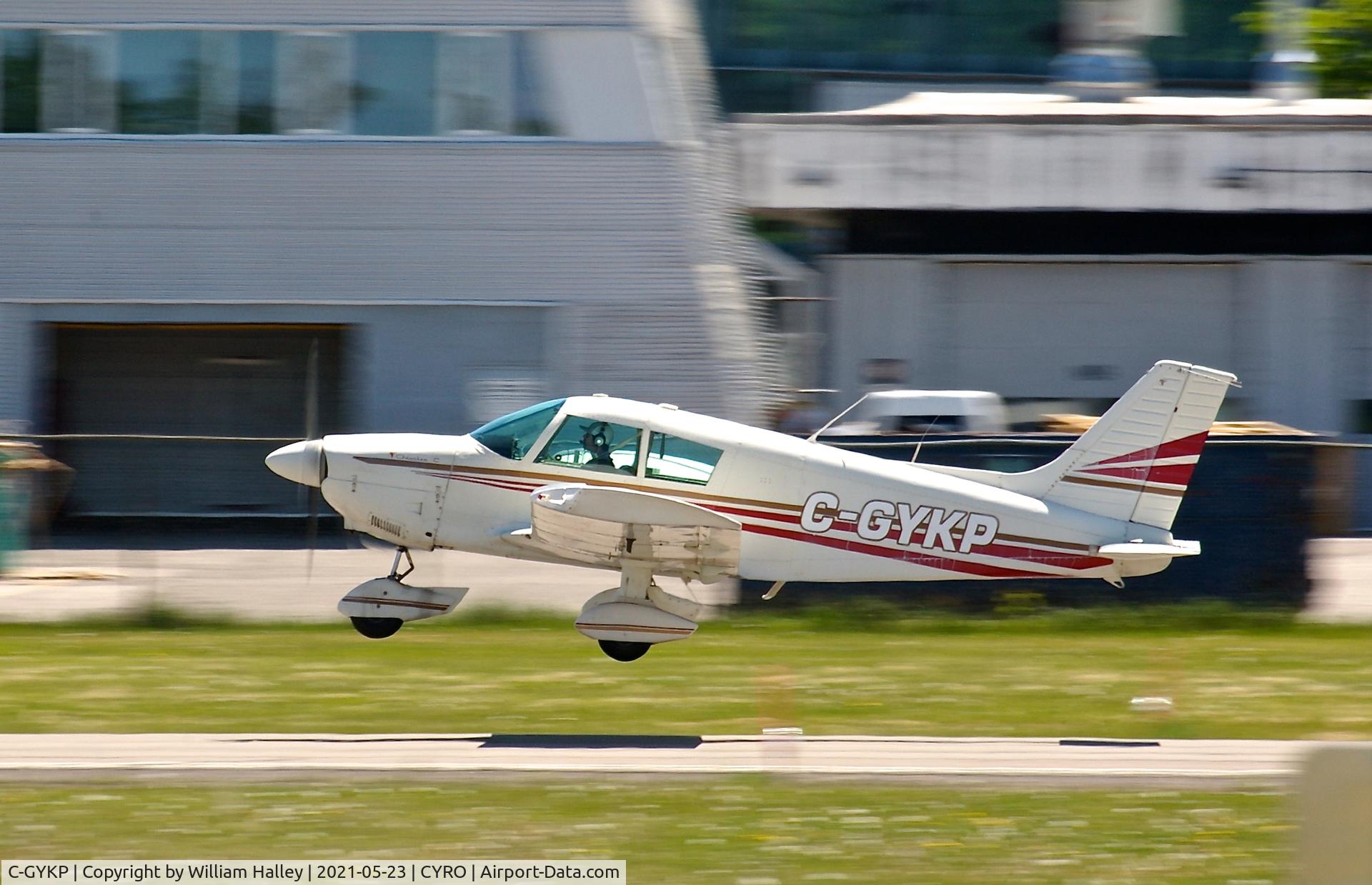 C-GYKP, 1966 Piper PA-28-180 C/N 28-2854, Piper PA-28 leaving runway 09