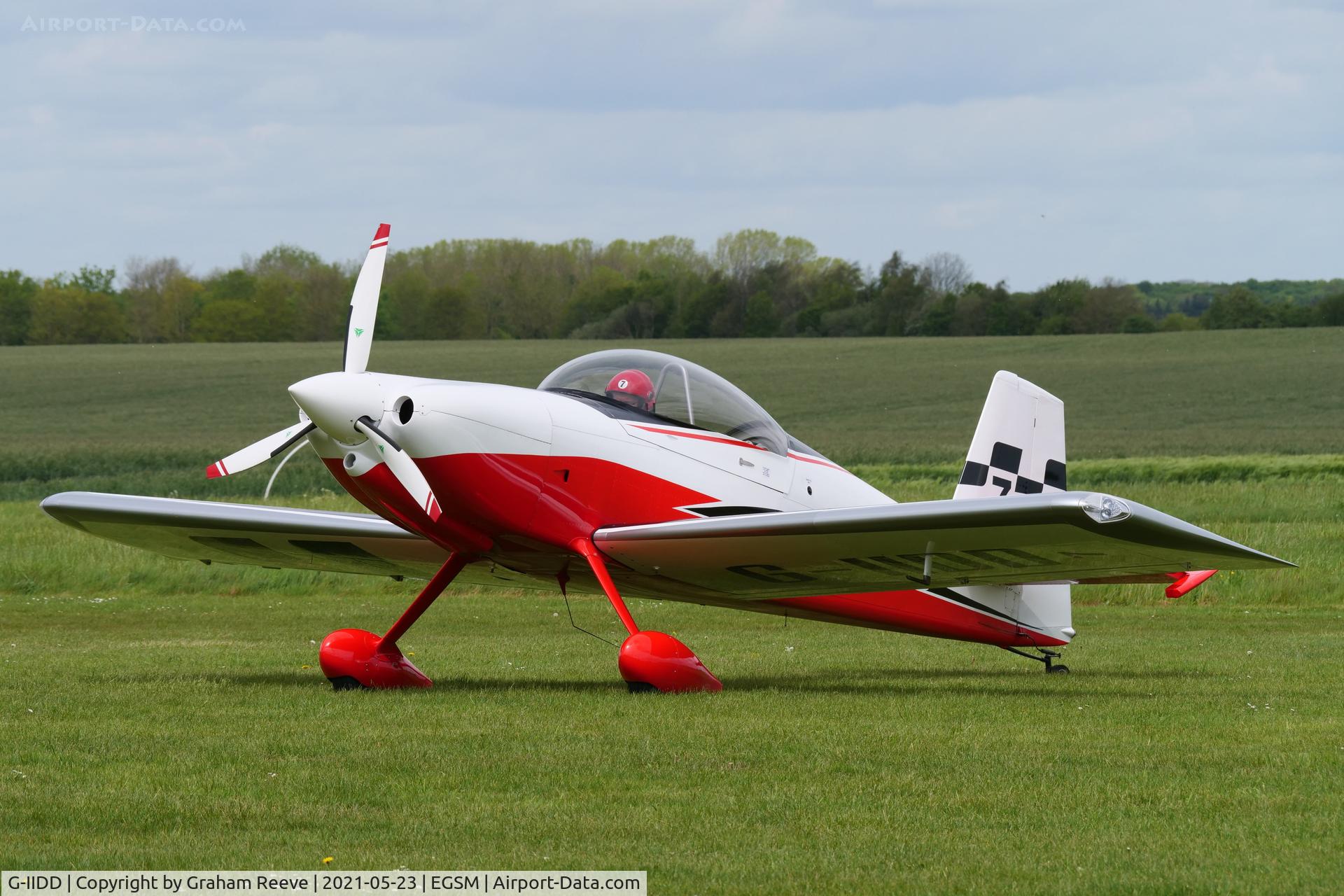 G-IIDD, 2015 Vans RV-8 C/N LAA 303-15248, Parked at Beccles.