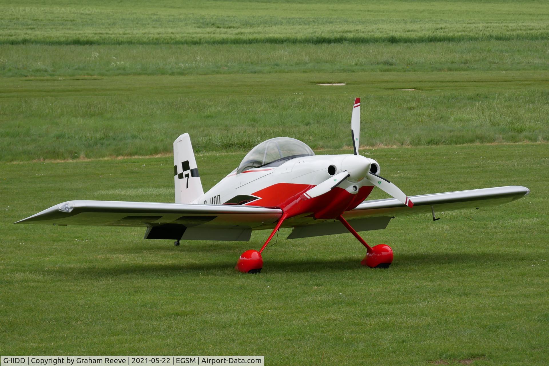 G-IIDD, 2015 Vans RV-8 C/N LAA 303-15248, Parked at Beccles.
