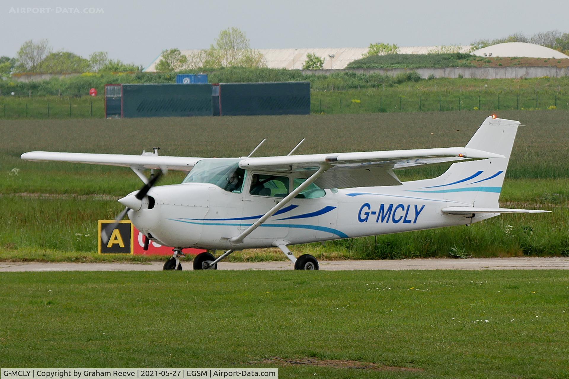 G-MCLY, 1982 Cessna 172P C/N 172-75597, Just landed at Beccles.