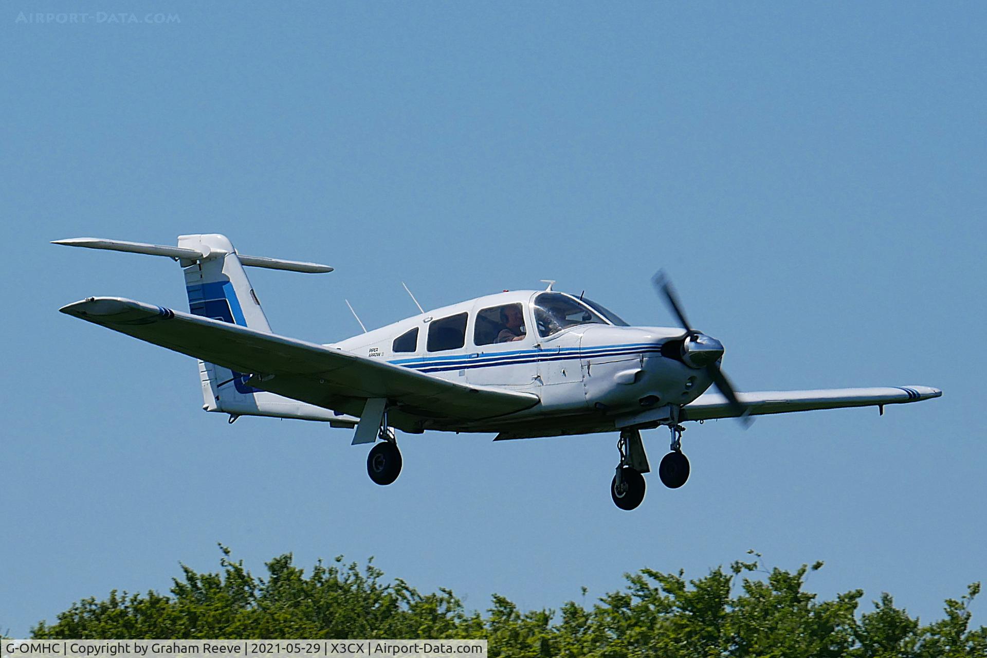 G-OMHC, 1979 Piper PA-28RT-201 Arrow IV C/N 28R-7918105, Landing at Northrepps.