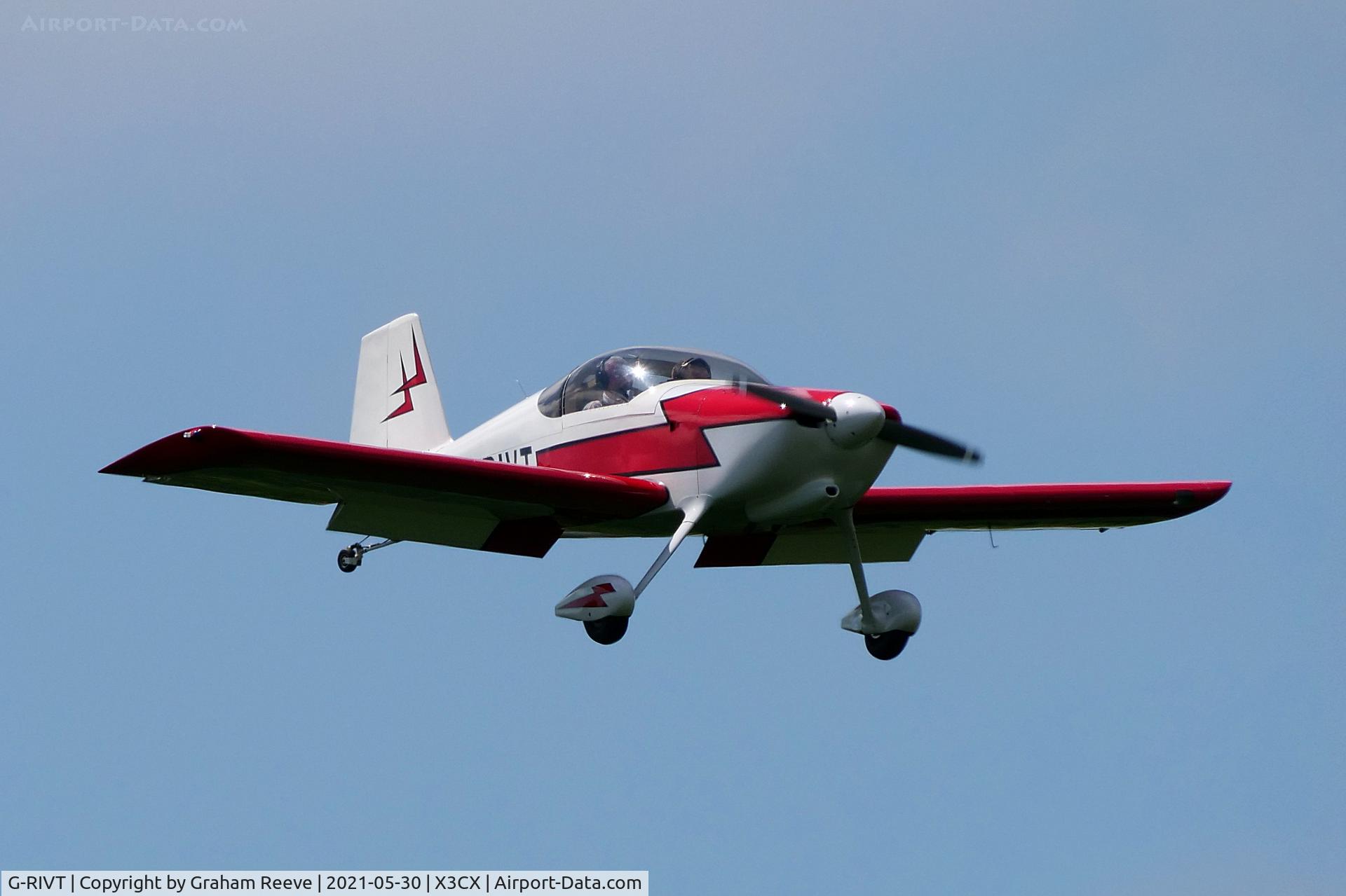 G-RIVT, 1996 Vans RV-6 C/N PFA 181-12743, Landing at Northrepps.
