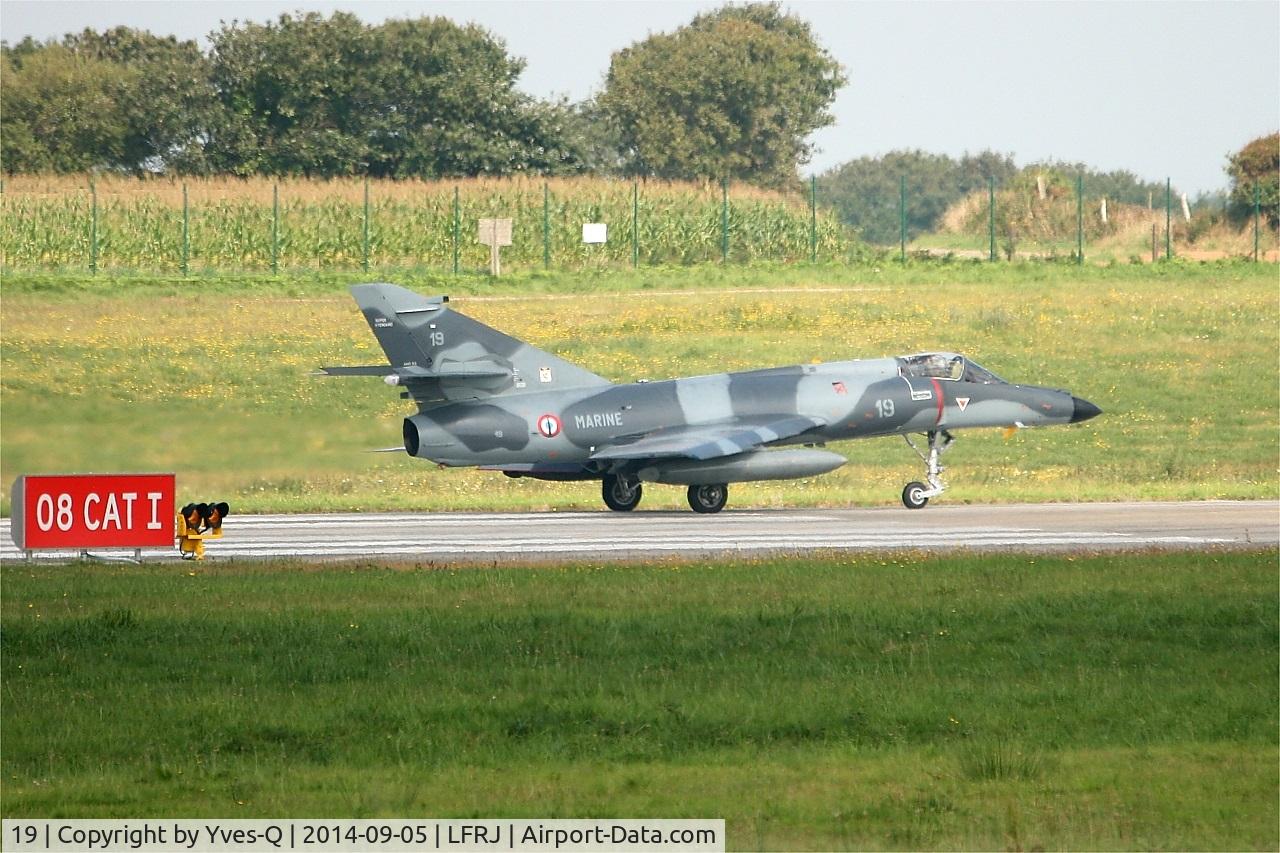 19, Dassault Super Etendard C/N 19, Dassault Super Etendard M, Take-off rwy 08, Landivisiau Naval Air Base (LFRJ)