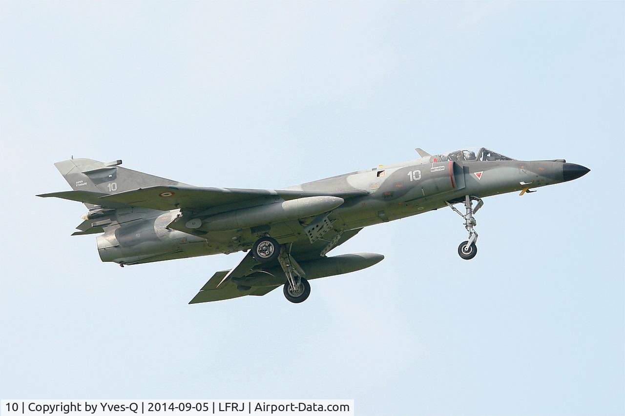 10, Dassault Super Etendard C/N 10, Dassault Super Etendard M, On final rwy 08, Landivisiau Naval Air Base (LFRJ)