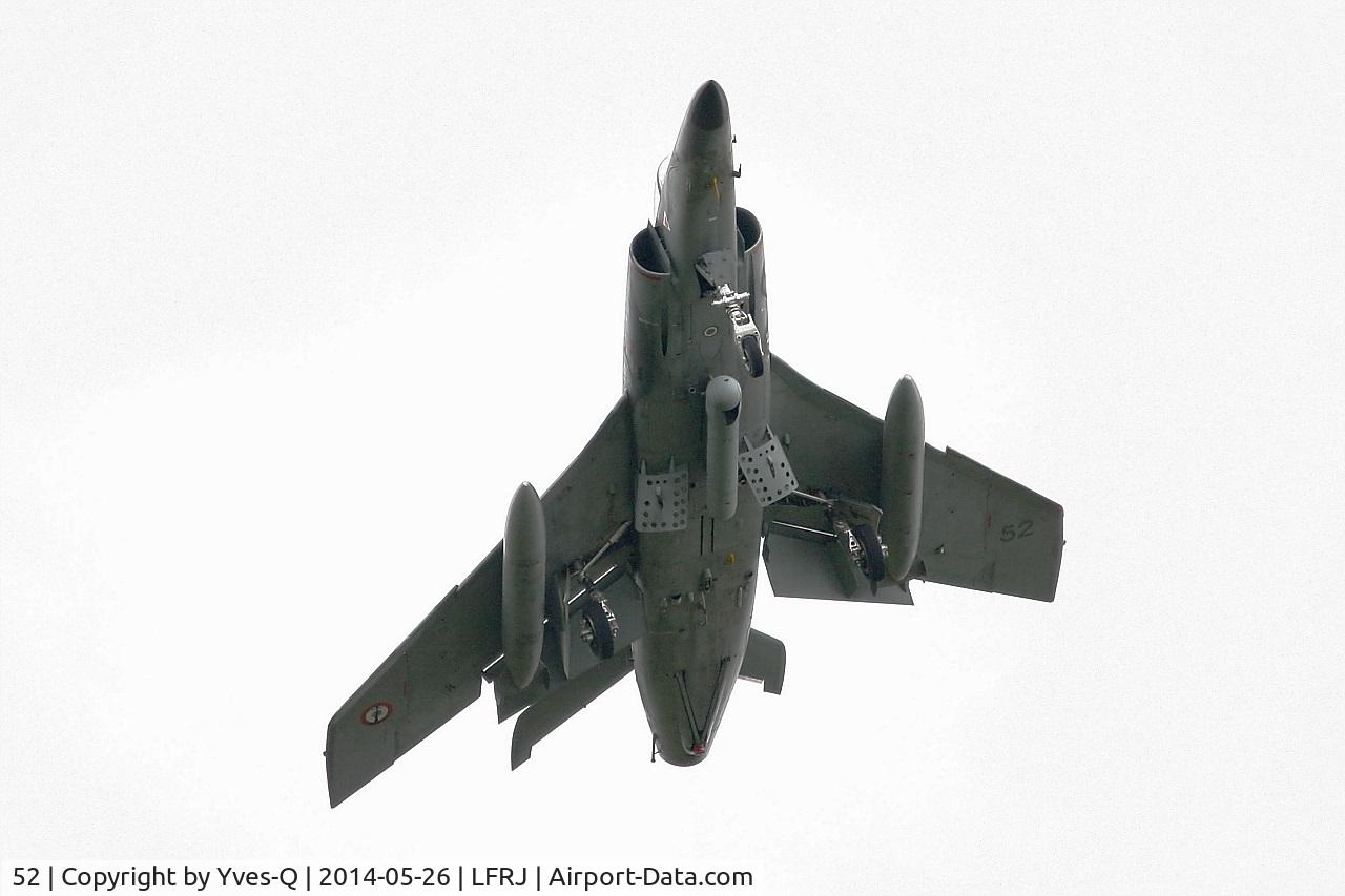 52, Dassault Super Etendard C/N 52, Dassault Super Etendard M, On final rwy 08, Landivisiau Naval Air Base (LFRJ)