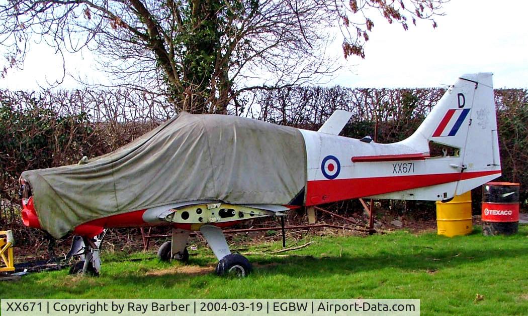 XX671, 1975 Scottish Aviation Bulldog T.1 C/N BH.120/329, XX671   Scottish Aviation Bulldog T.1 [BH120-329] (Ex Royal Air Force) Wellesbourne Mountford~G 19/03/2004