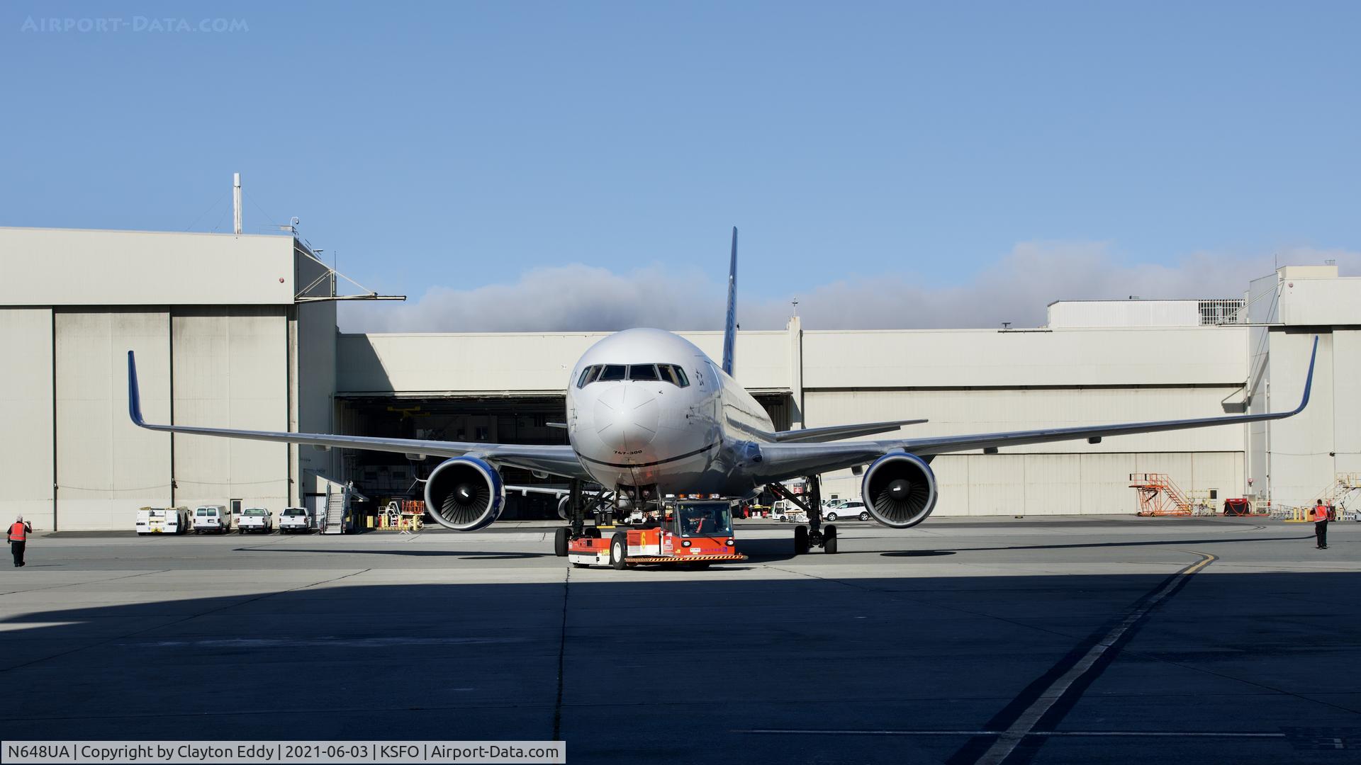 N648UA, 1992 Boeing 767-322ER C/N 25285, SFO 2021.