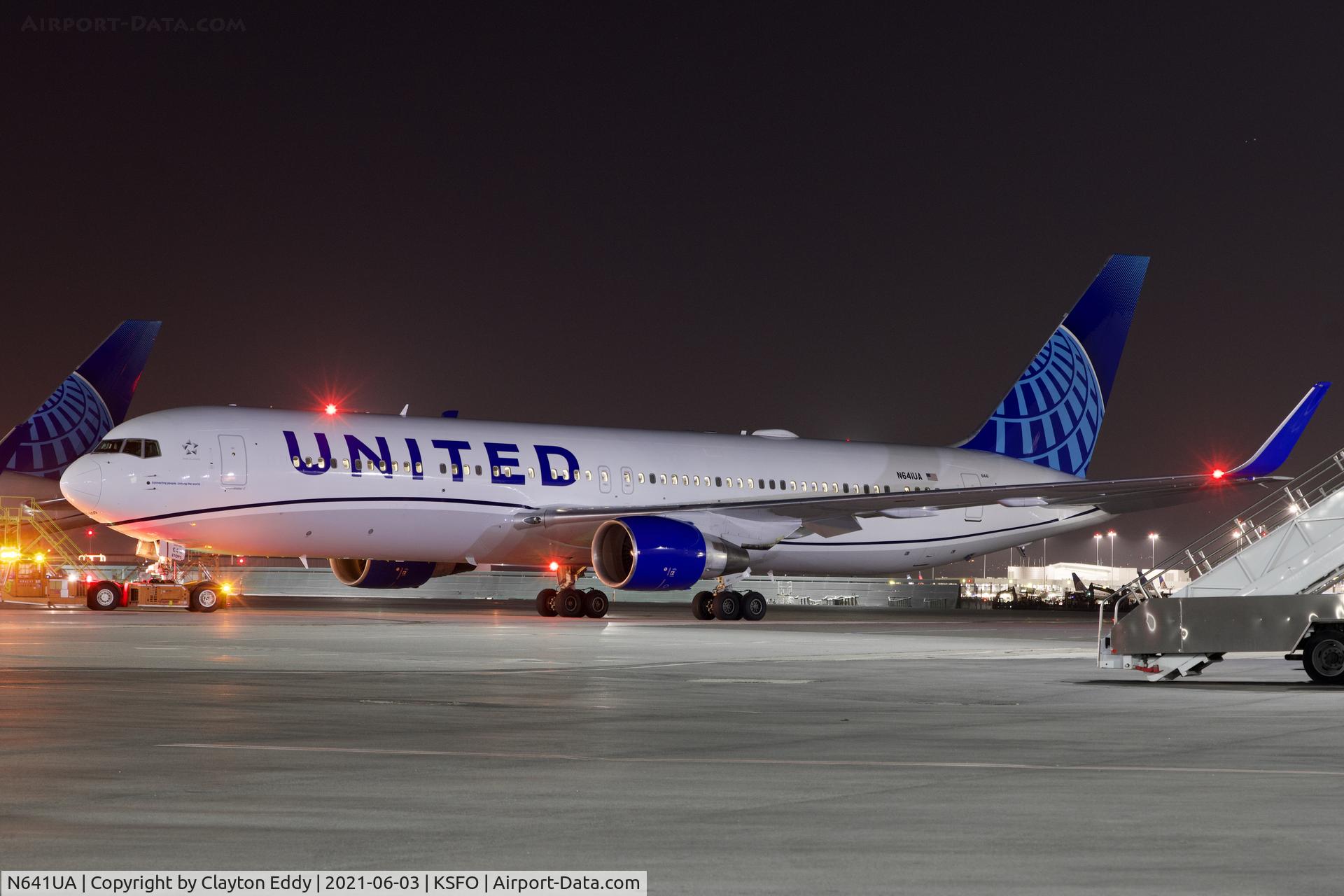 N641UA, 1991 Boeing 767-322/ER C/N 25091, SFO 2021.
