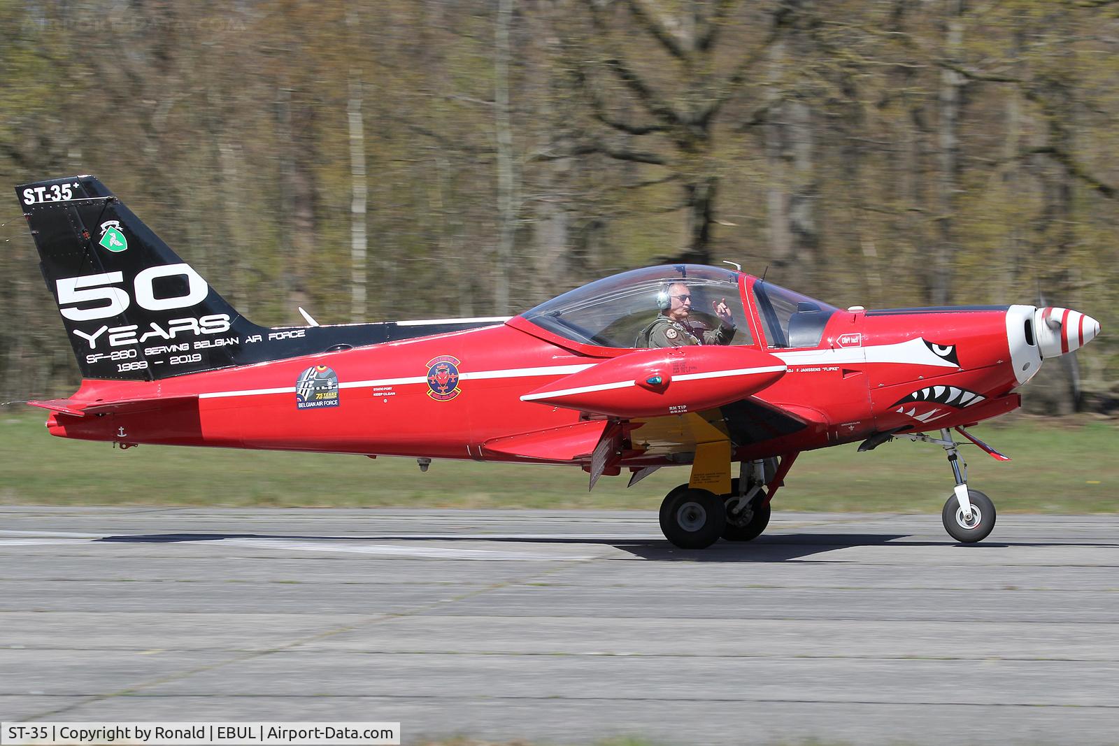ST-35, SIAI-Marchetti SF-260M C/N 10-35, at ebul