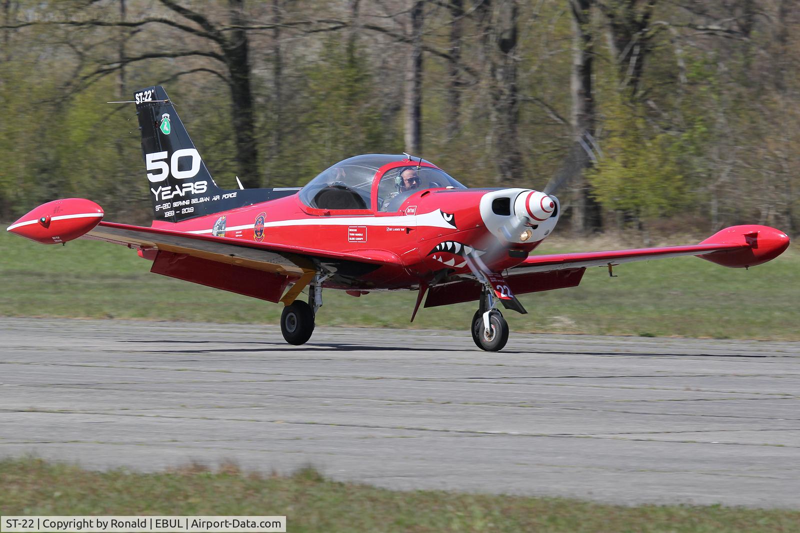ST-22, SIAI-Marchetti SF-260M C/N 10-22, at ebul