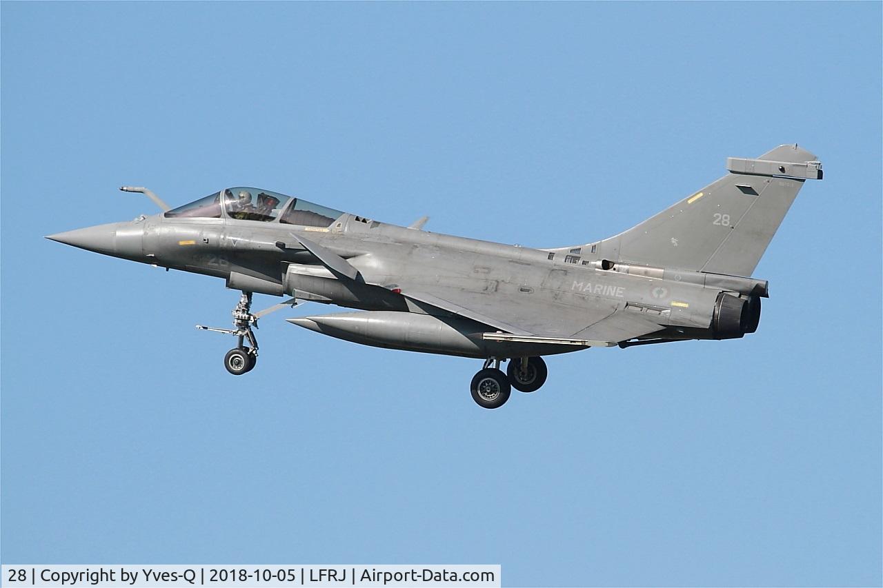 28, Dassault Rafale M C/N 28, Dassault Rafale M, Short approach rwy 26, Landivisiau Naval Air Base (LFRJ)
