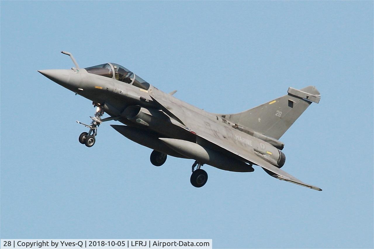 28, Dassault Rafale M C/N 28, Dassault Rafale M, Short approach rwy 26, Landivisiau Naval Air Base (LFRJ)