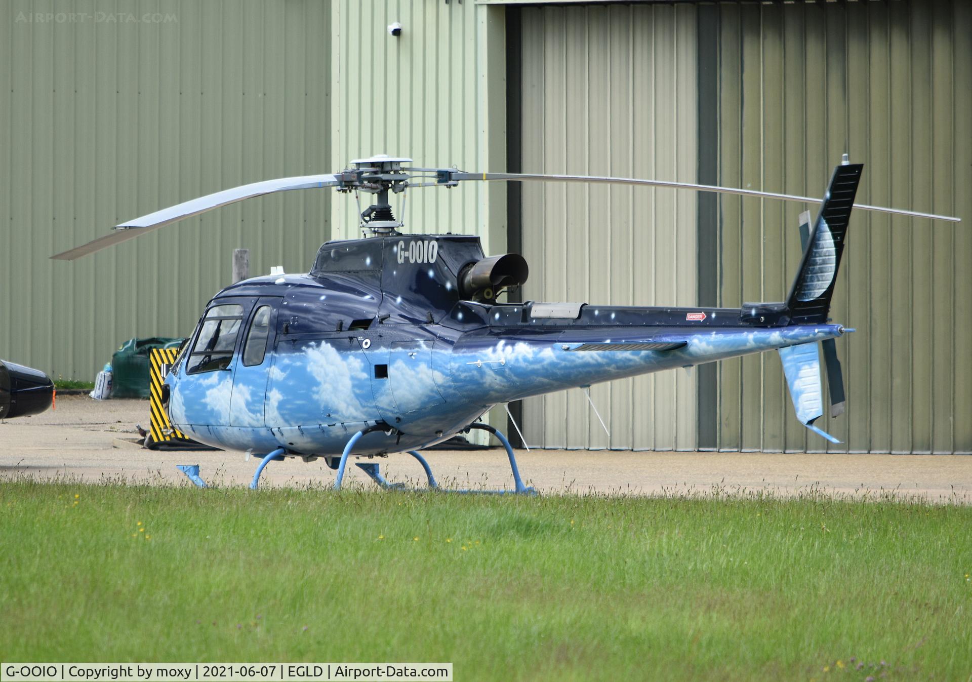 G-OOIO, 2001 Eurocopter AS-350B-3 Ecureuil Ecureuil C/N 3463, Eurocopter AS-350B-3 Ecureuil at Denham.