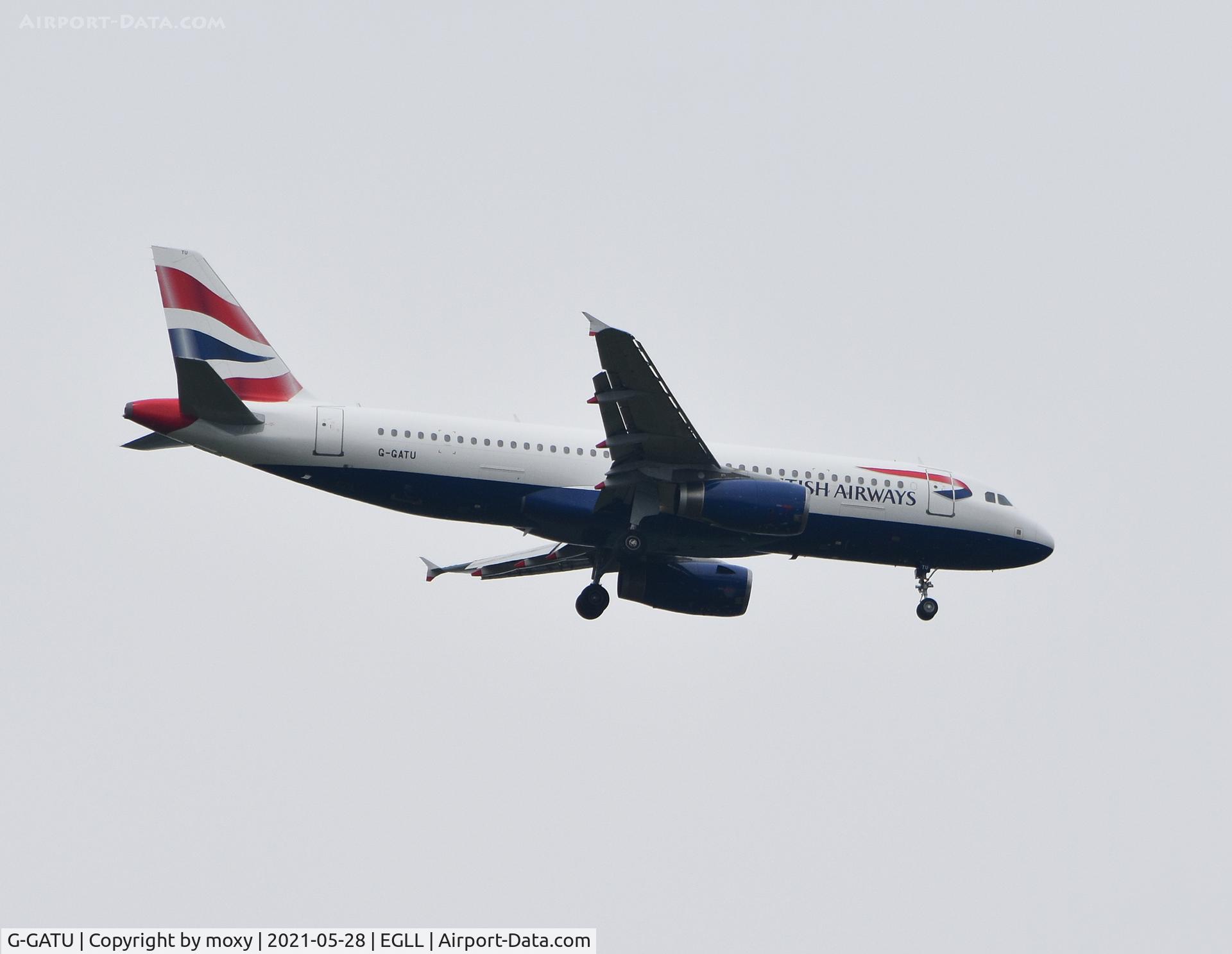 G-GATU, 2005 Airbus A320-232 C/N 3089, Airbus A320-232 on finals to 9R London Heathrow.