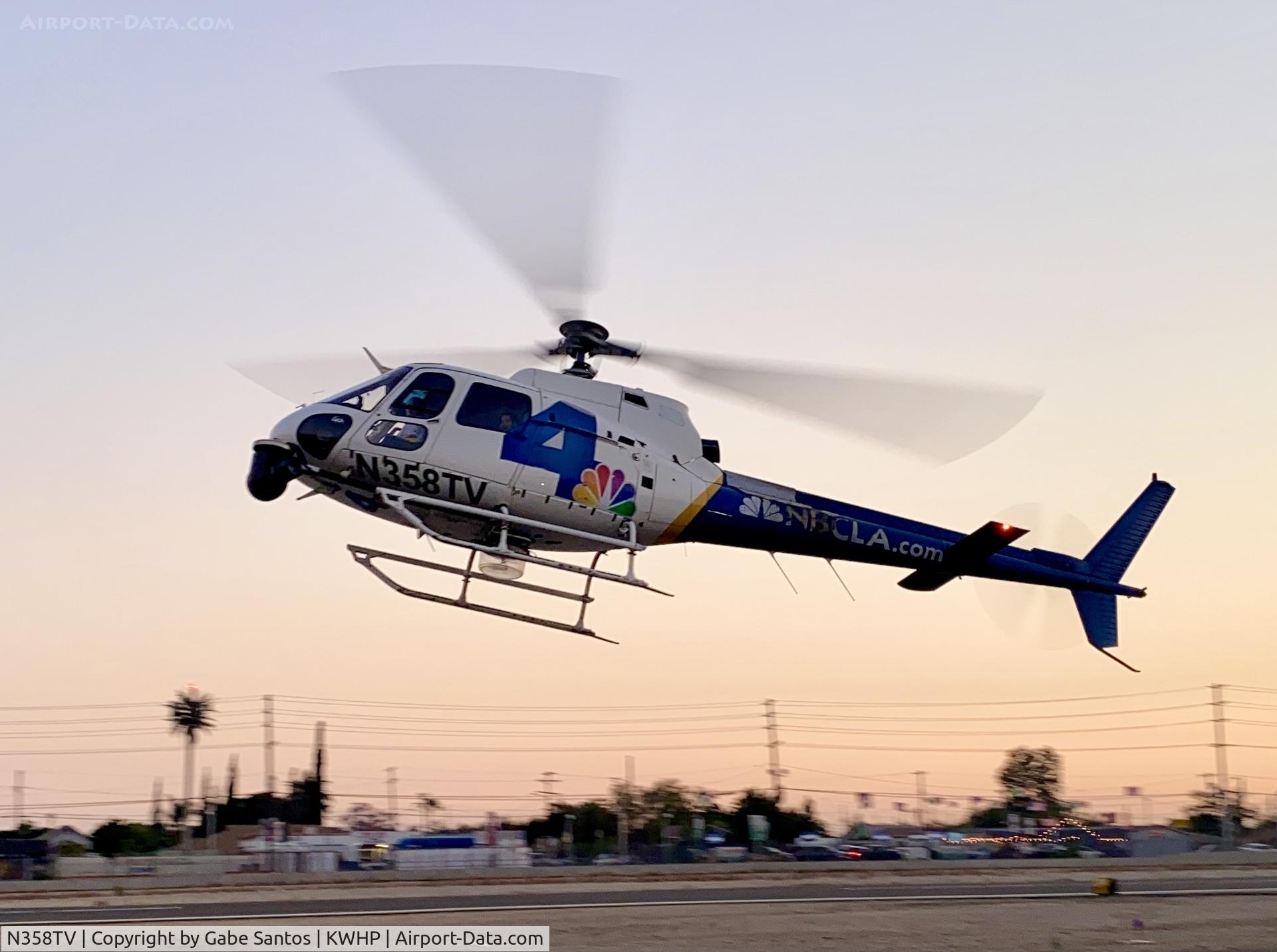 N358TV, 2004 Eurocopter AS-350B-2 Ecureuil Ecureuil C/N 3788, Newschopper 4 Alpha coming in for a landing at KWHP after a pursuit.