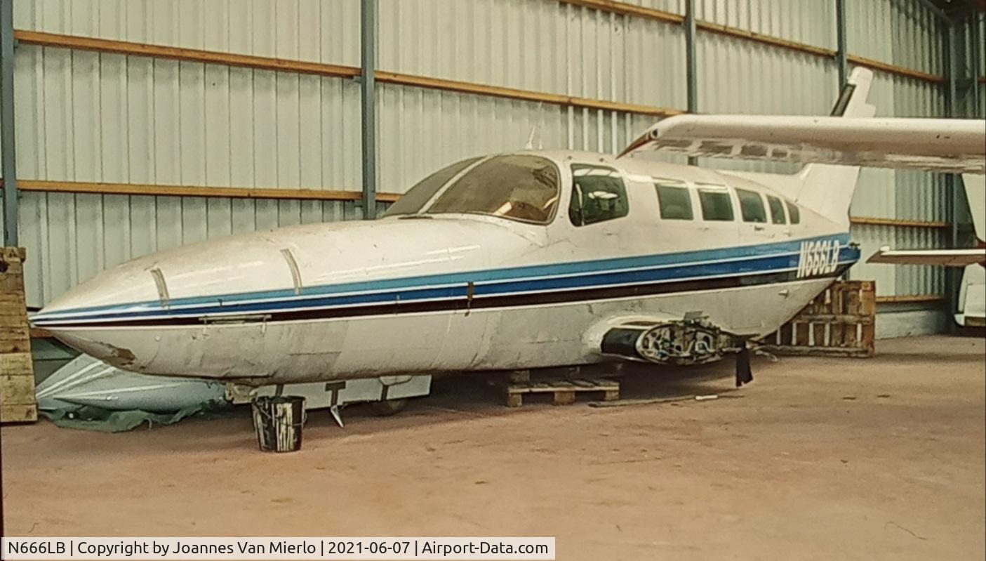 N666LB, Cessna 402B C/N 402B0841, scan from slide
