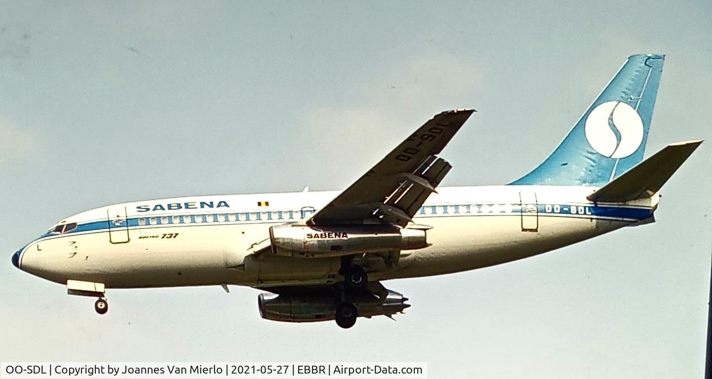 OO-SDL, 1975 Boeing 737-229 C/N 21136, Landing at Brussels rwy 02 ´90s