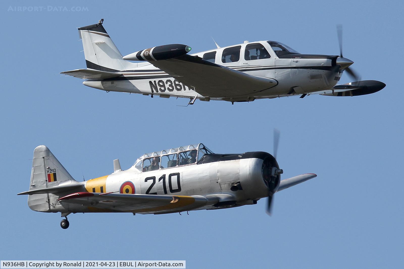 N936HB, 2010 Hawker Beechcraft G36 C/N E-3937, at ebul