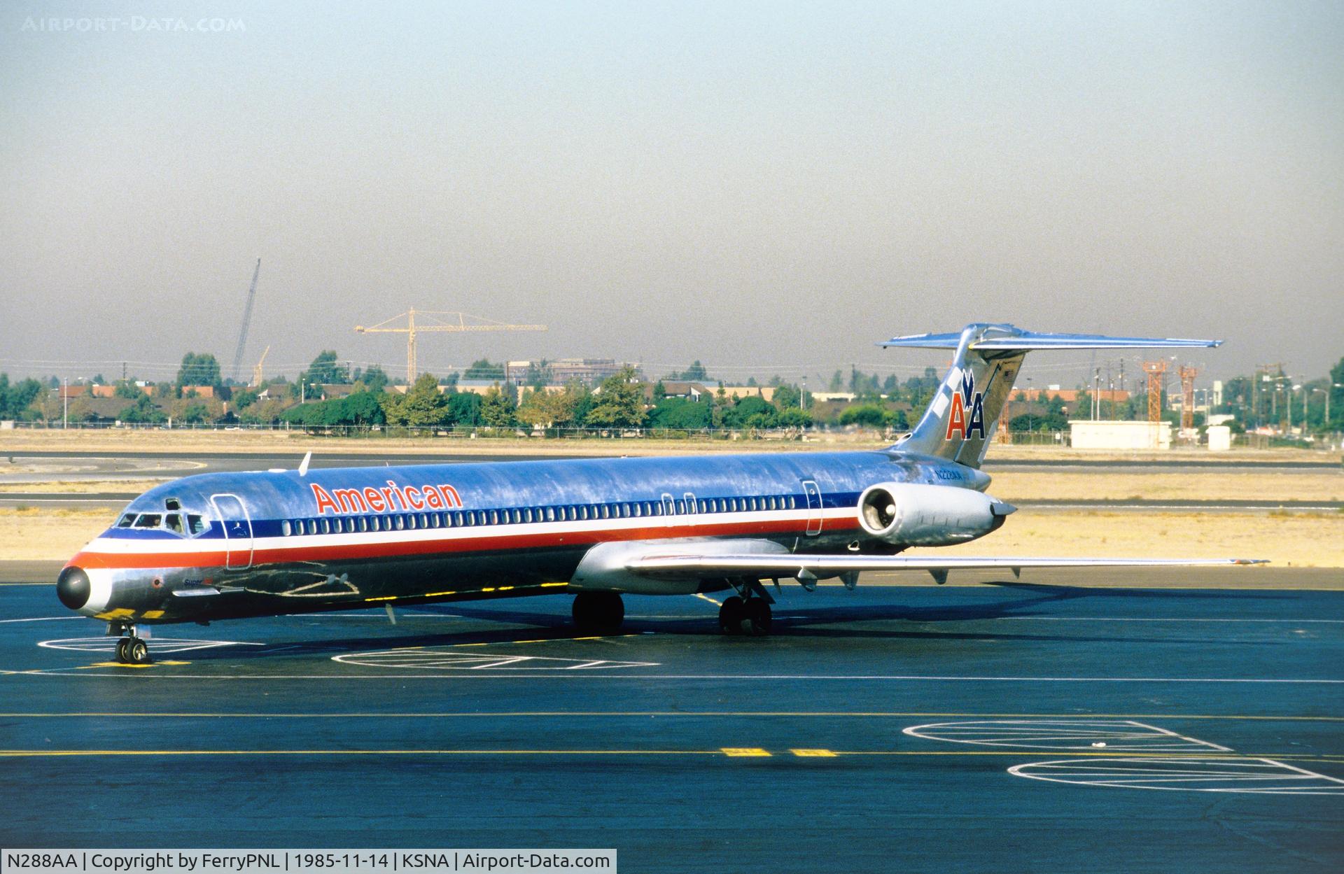 N288AA, 1985 McDonnell Douglas MD-82 (DC-9-82) C/N 49300, American MD82 parked