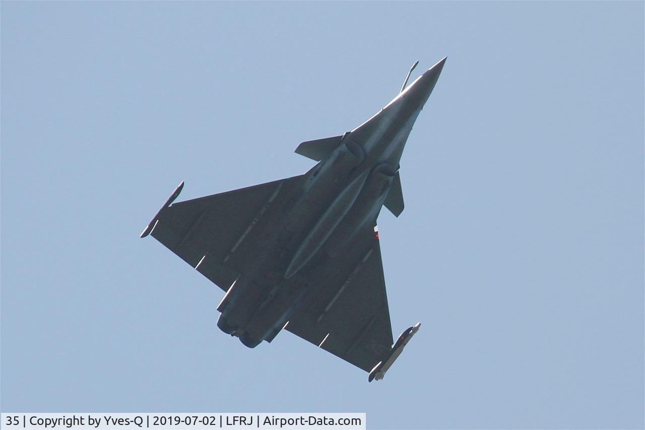 35, 2012 Dassault Rafale M C/N 35, Dassault Rafale M, Climbing from rwy 26, Landivisiau Naval Air Base (LFRJ)