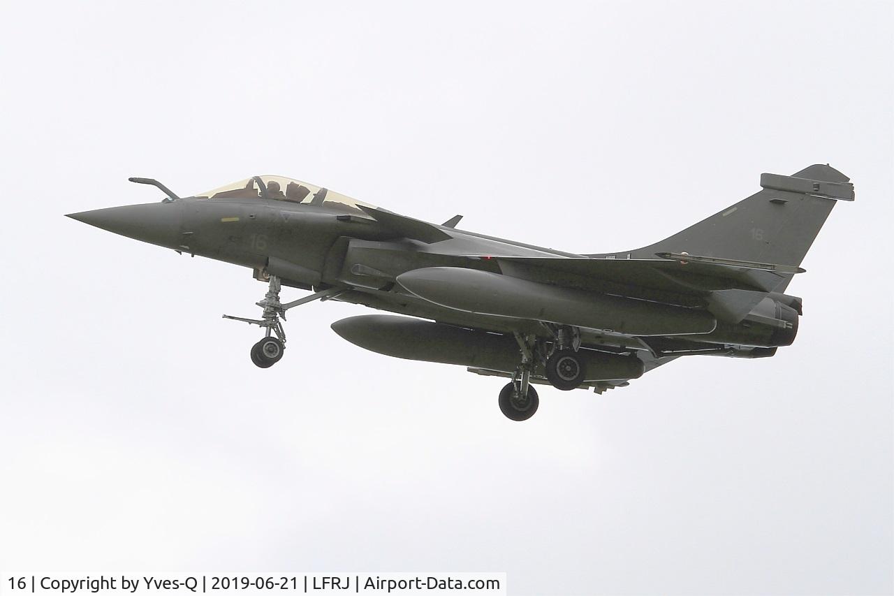16, Dassault Rafale M C/N 16, Dassault Rafale M, On final rwy 08, Landivisiau Naval Air Base (LFRJ)