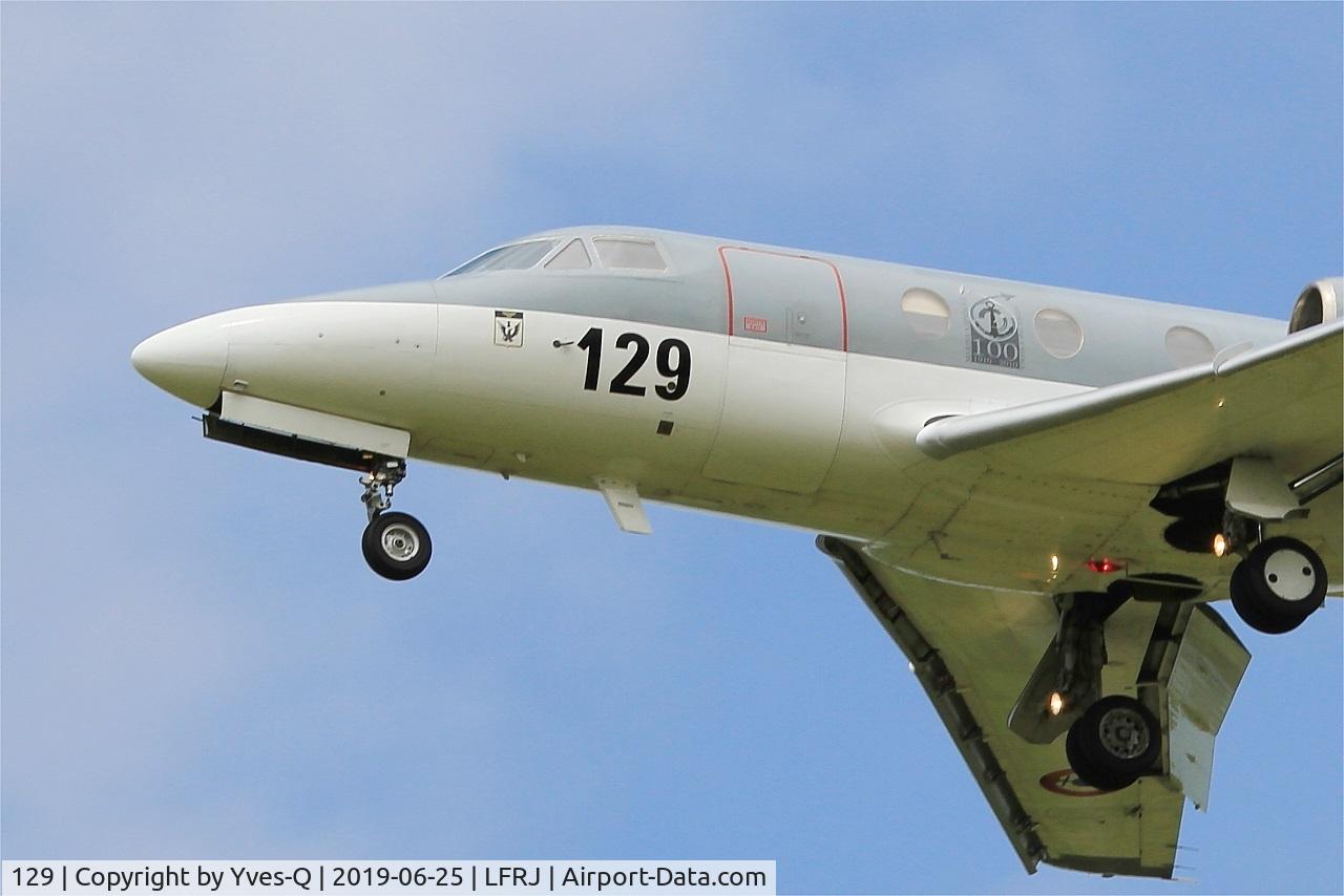 129, 1978 Dassault Falcon 10MER C/N 129, Dassault Falcon 10 MER, On final rwy 26, Landivisiau Naval Air Base (LFRJ)