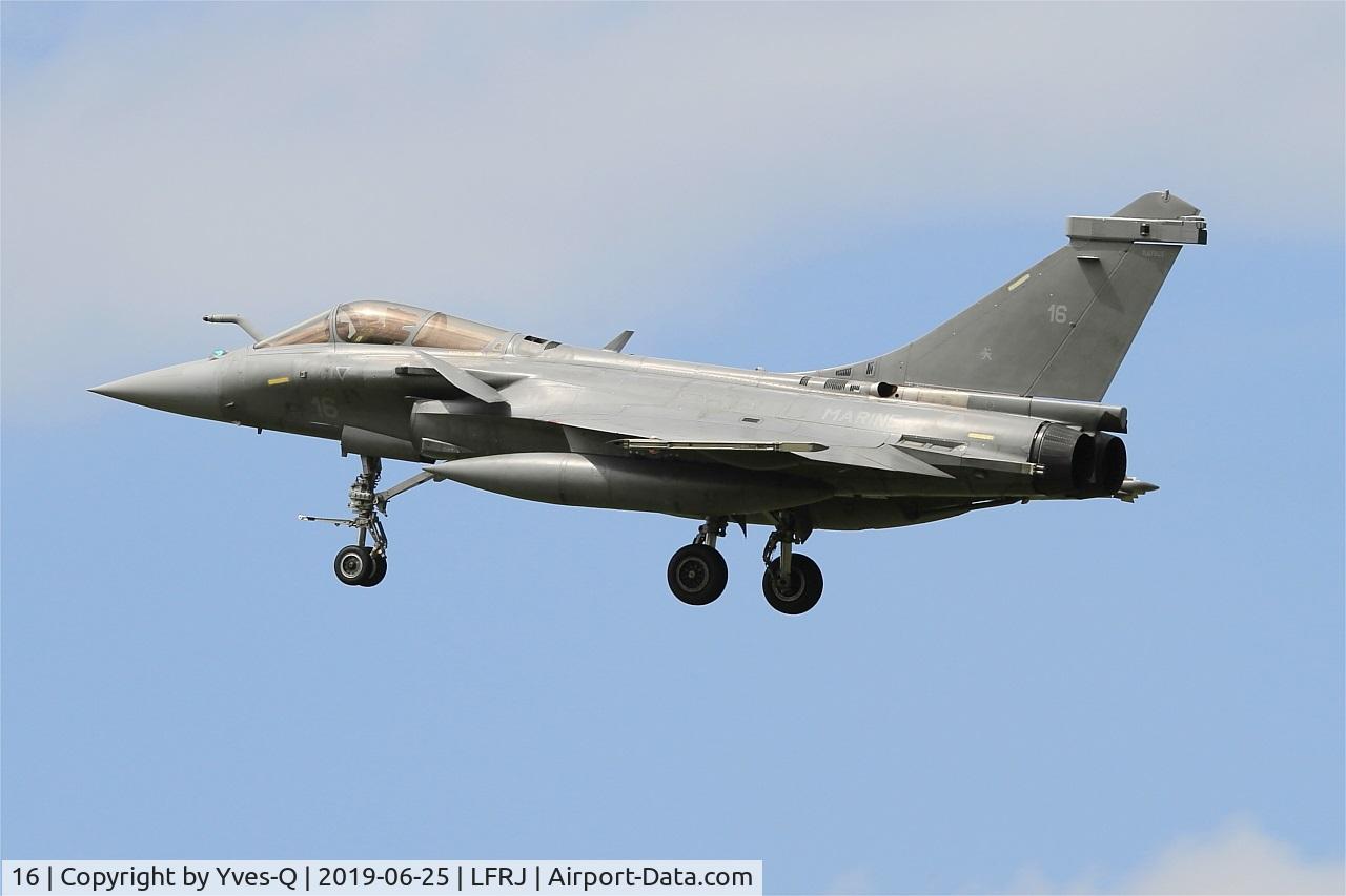 16, Dassault Rafale M C/N 16, Dassault Rafale M, On final rwy 26, Landivisiau Naval Air Base (LFRJ)