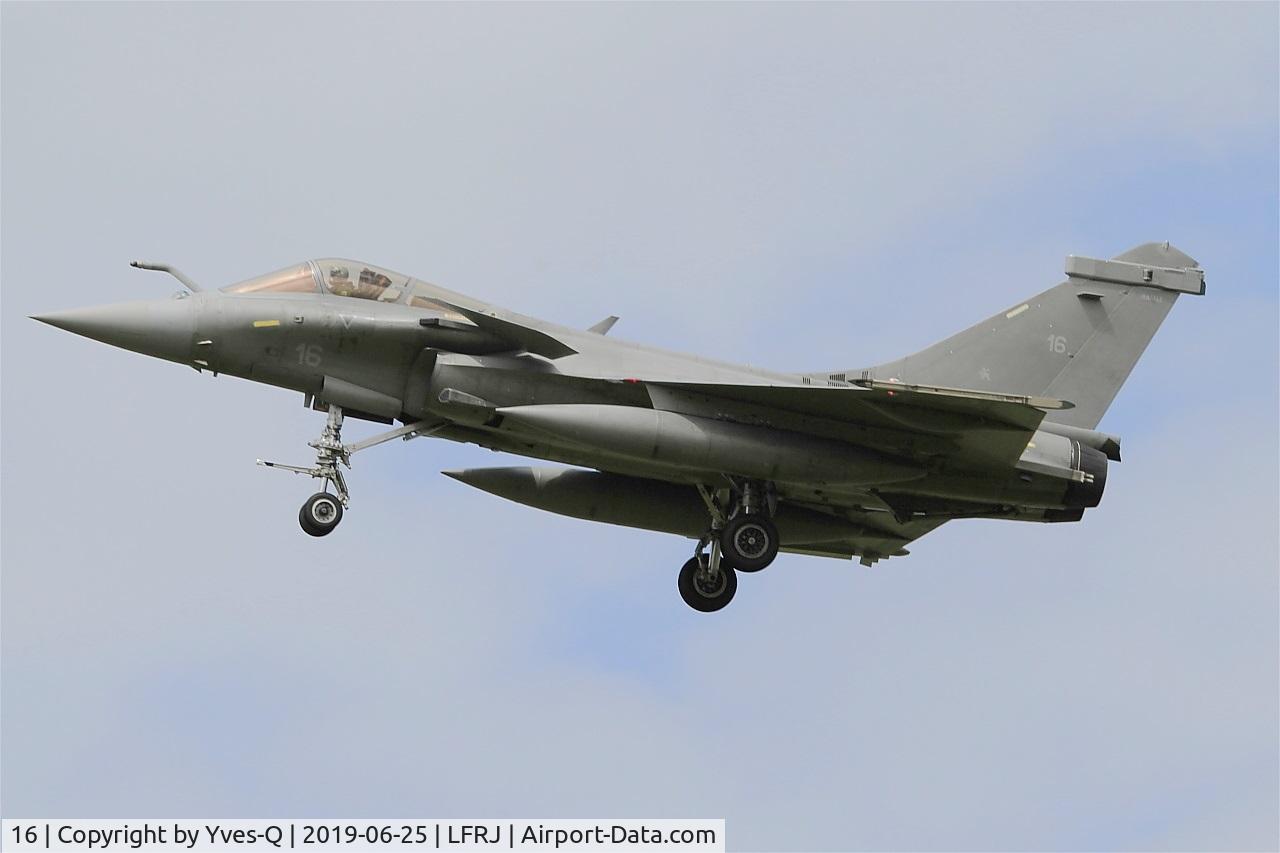 16, Dassault Rafale M C/N 16, Dassault Rafale M, On final rwy 26, Landivisiau Naval Air Base (LFRJ)