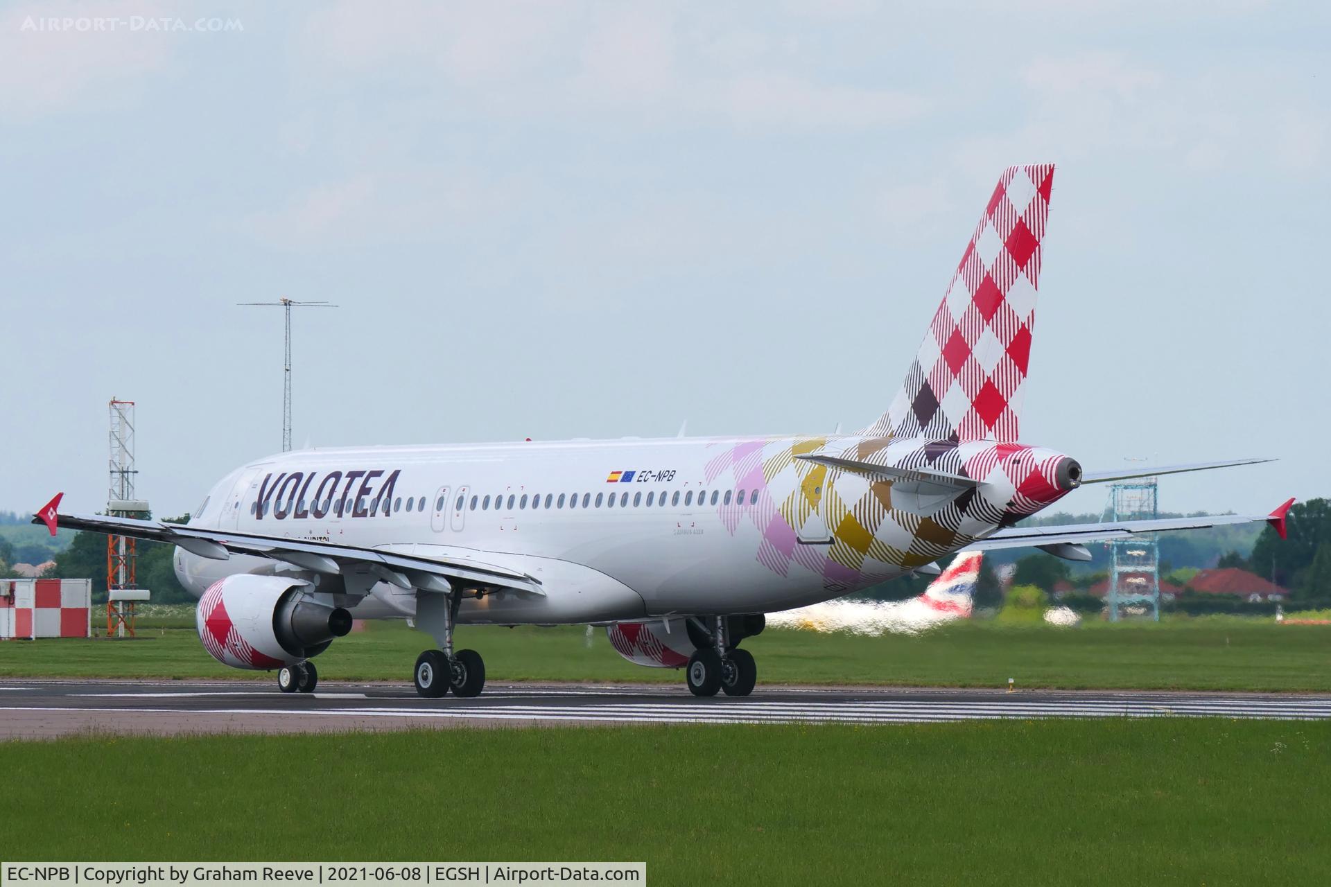 EC-NPB, 2009 Airbus A320-214 C/N 3949, Departing from Norwich.