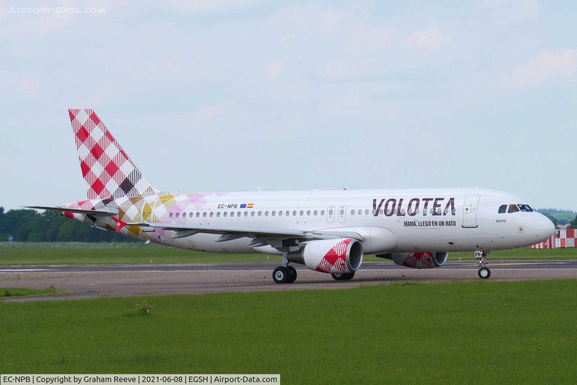 EC-NPB, 2009 Airbus A320-214 C/N 3949, Departing from Norwich.