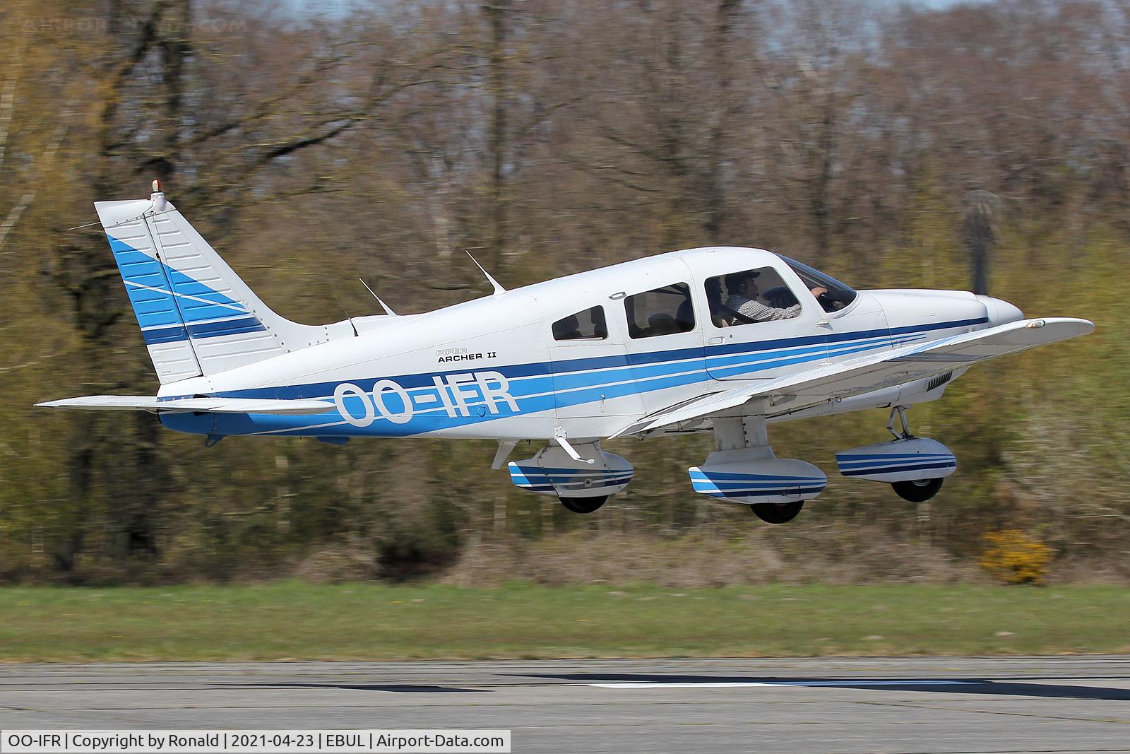 OO-IFR, 1985 Piper PA-28-181 Archer II C/N 28-8590056, at ebul