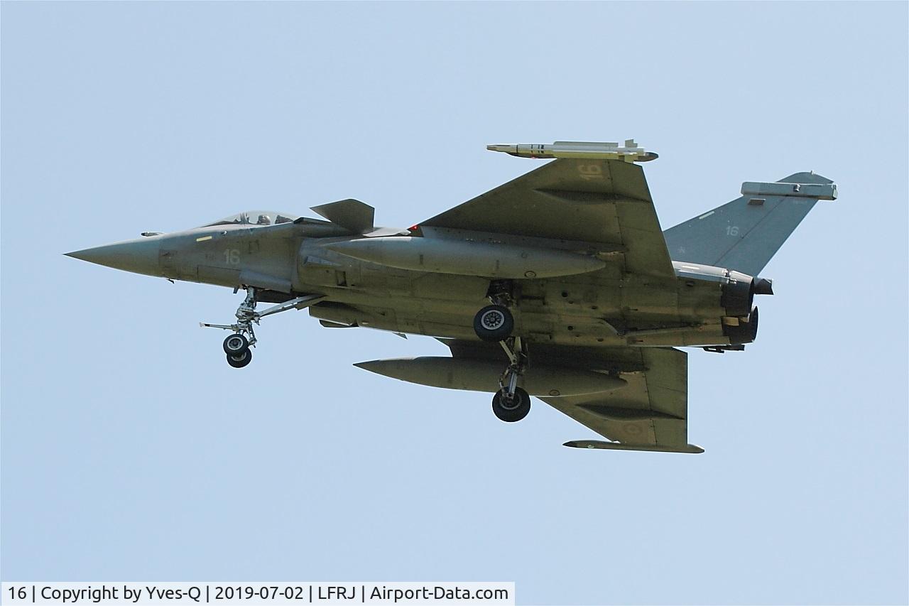 16, Dassault Rafale M C/N 16, Dassault Rafale M, Short approach rwy 26, Landivisiau Naval Air Base (LFRJ)