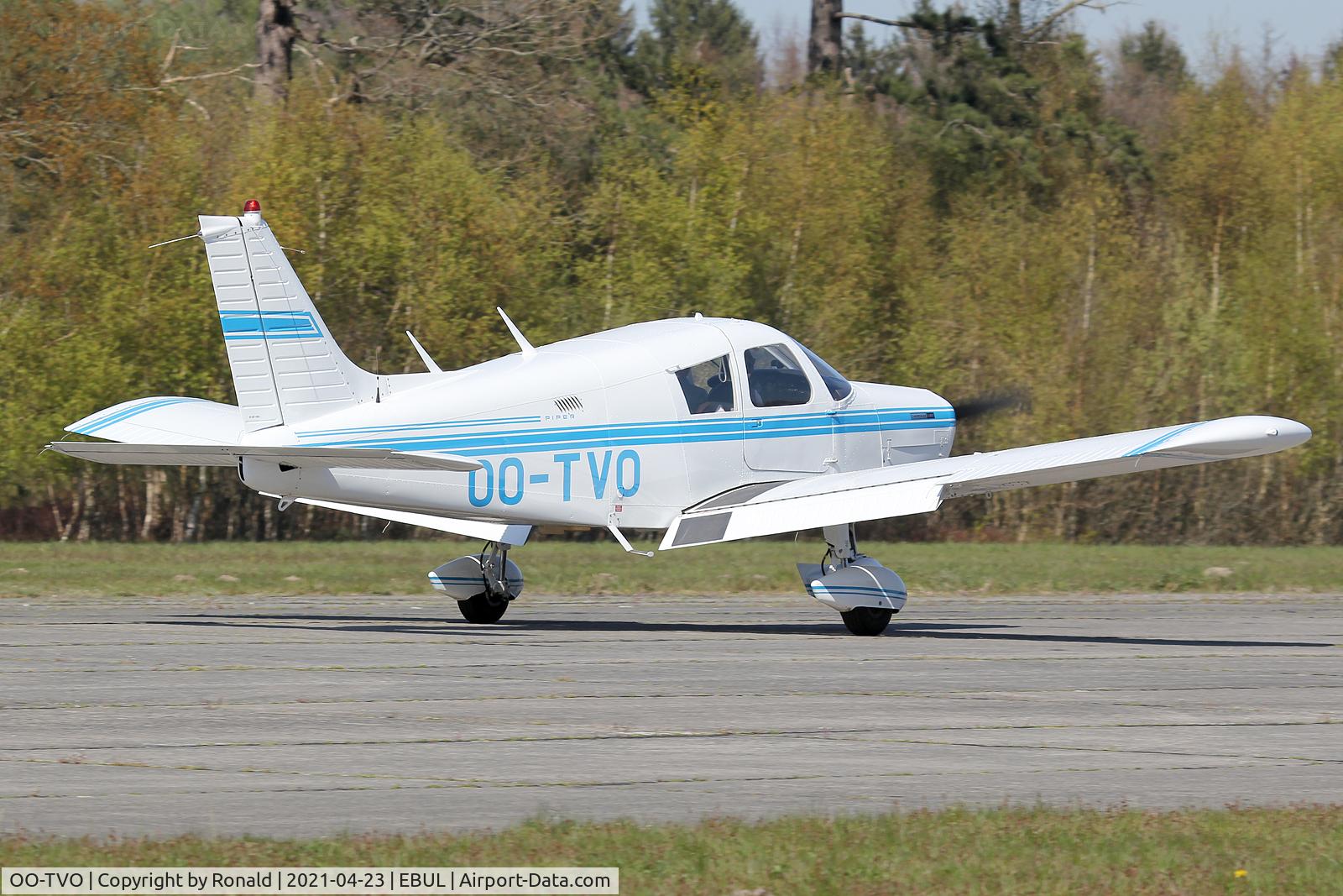 OO-TVO, 1972 Piper PA-28-140 Cherokee F C/N 28-7325008, at ebul