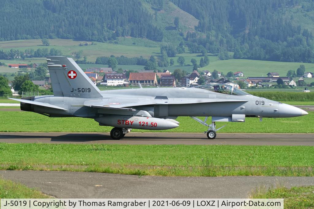 J-5019, McDonnell Douglas F/A-18C Hornet C/N 1368/SFC019, Switzerland - Air Force FA18 Hornet
