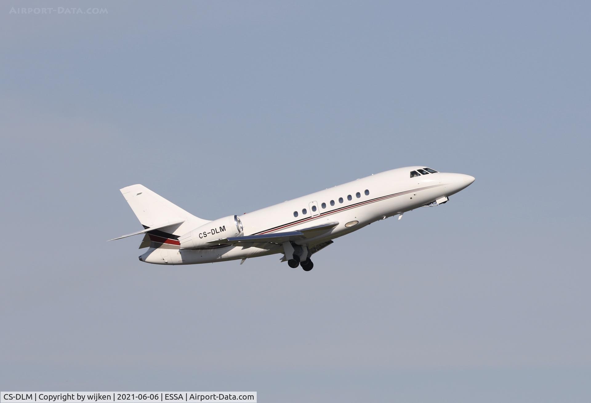 CS-DLM, 2006 Dassault Falcon 2000EX C/N 91, RWY 19L