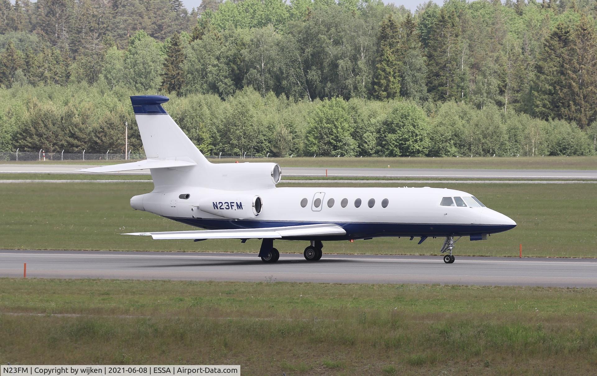 N23FM, 2000 Dassault Mystere Falcon 50 C/N 296, Taxiway W